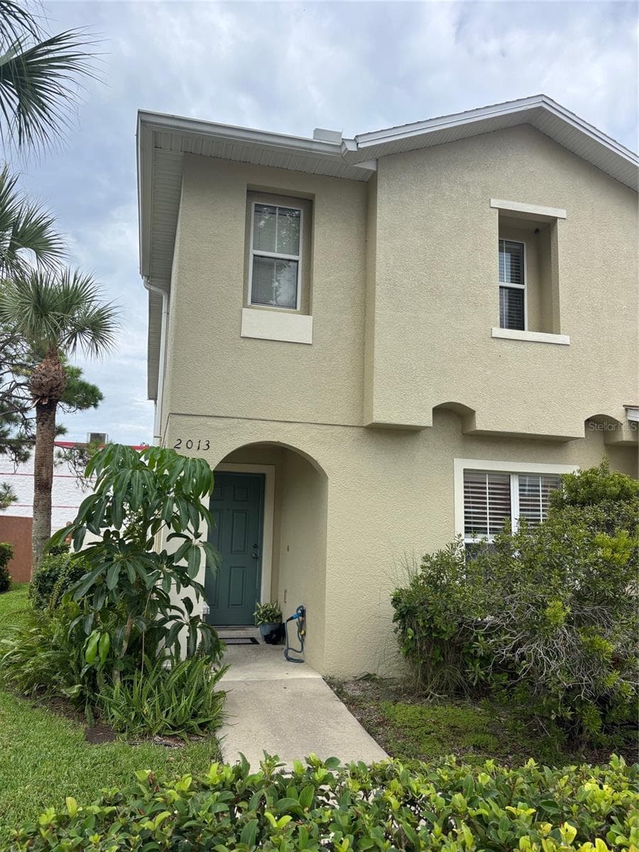 2013 SEA FRONT CT