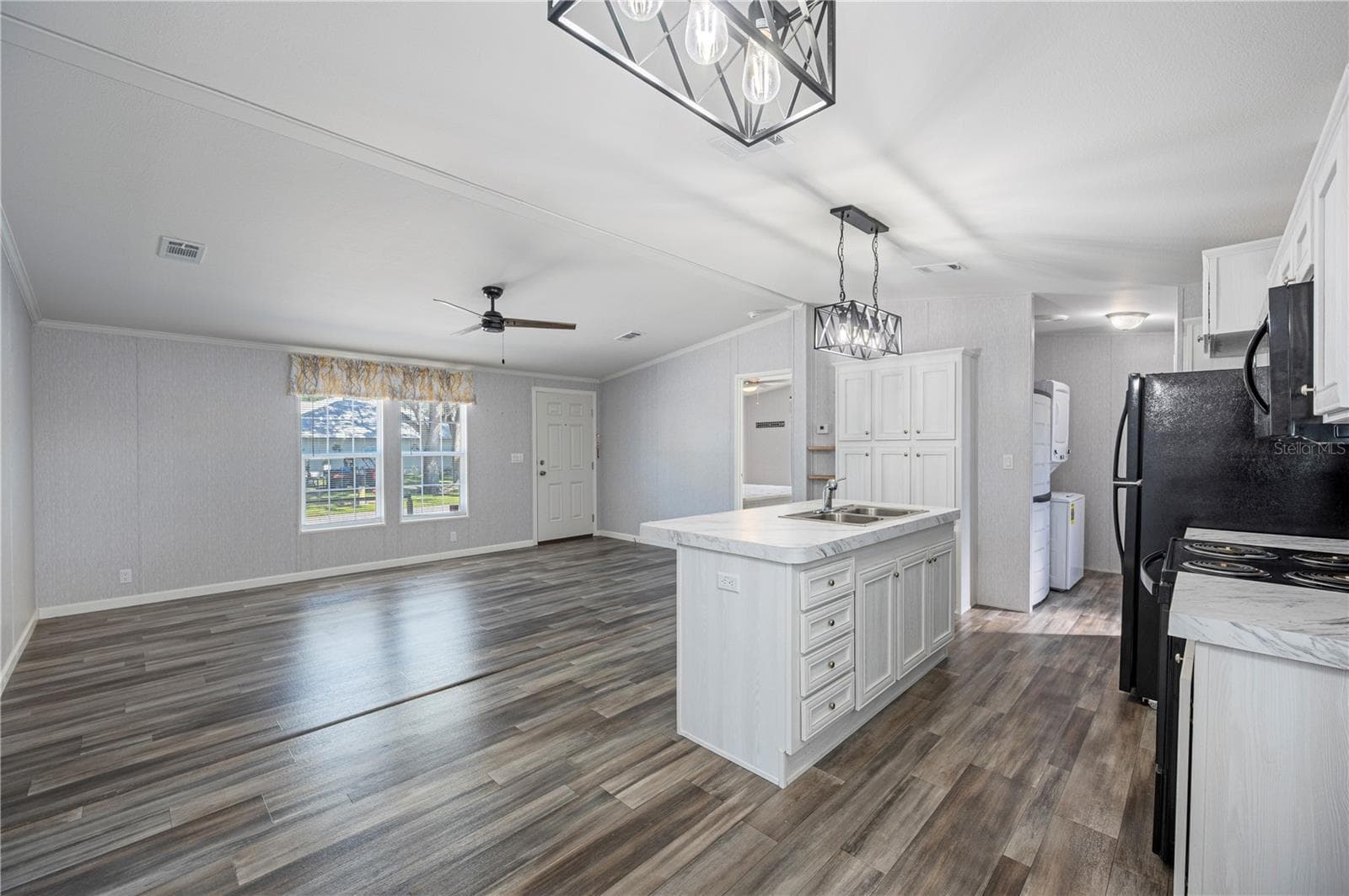 Manufactured Home at 1 BEAVERKILL DR, LAKE WALES, photo 10 of 51