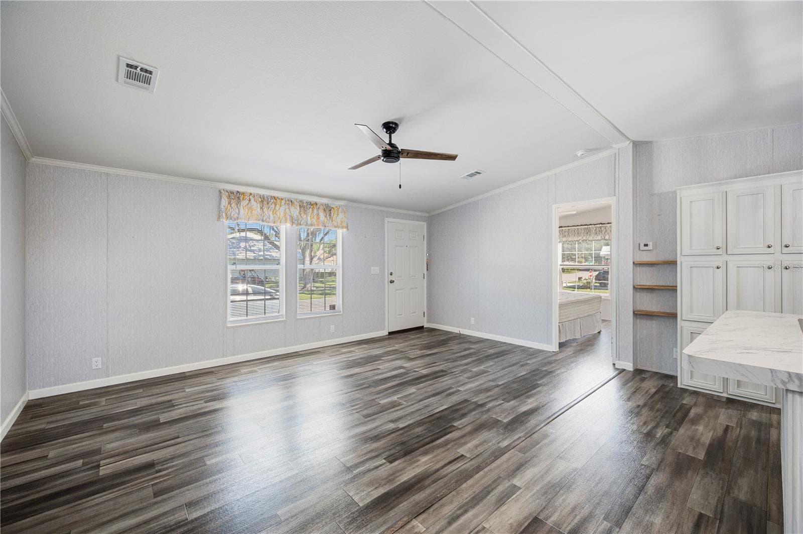 Manufactured Home at 1 BEAVERKILL DR, LAKE WALES, photo 12 of 51
