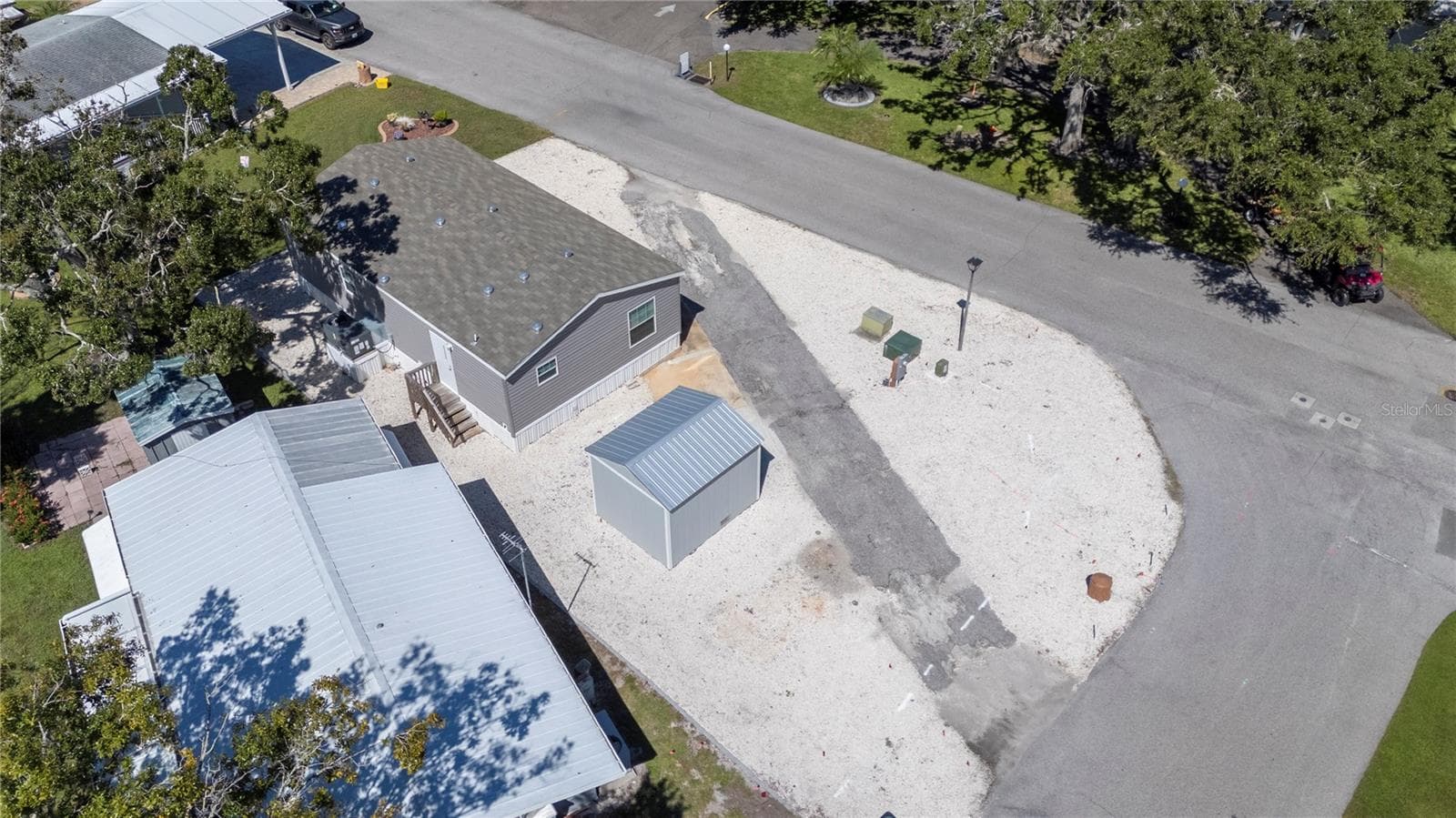 Corner lot across from the clubhouse! - 1 BEAVERKILL DR, LAKE WALES