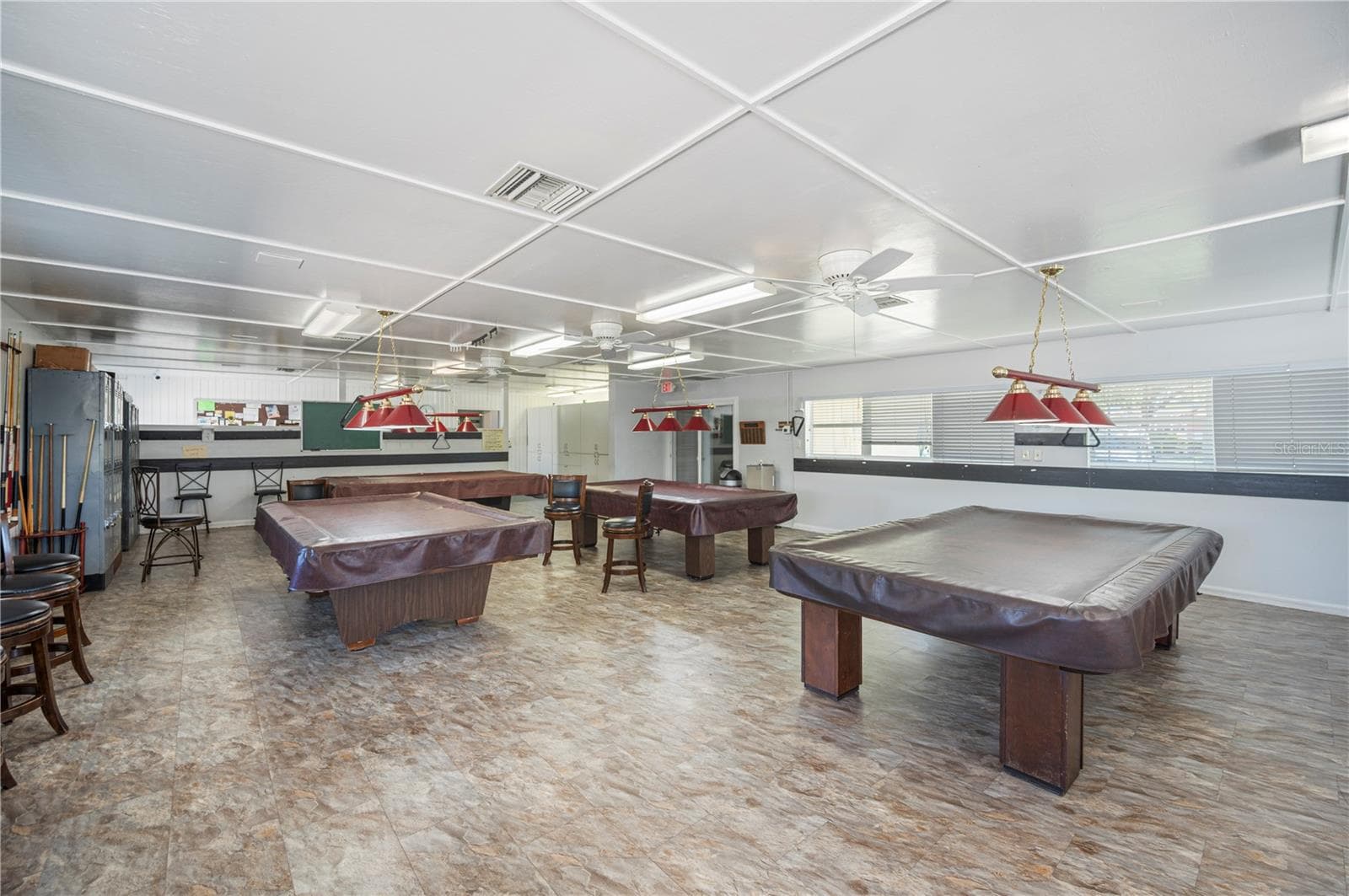 Community billiards room - 1 BEAVERKILL DR, LAKE WALES