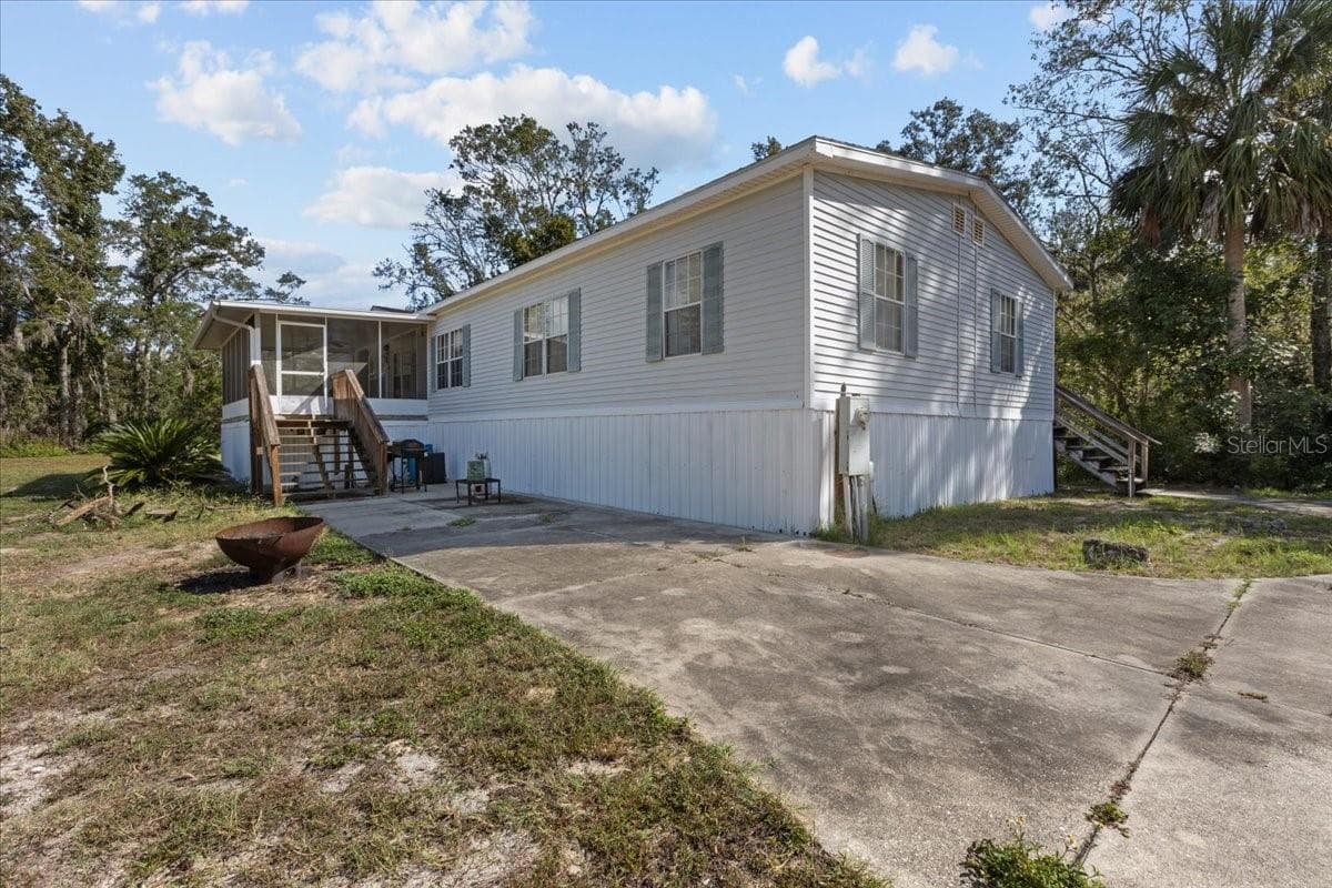 Manufactured Home at 4945 SW 358 HWY, STEINHATCHEE, photo 26 of 36