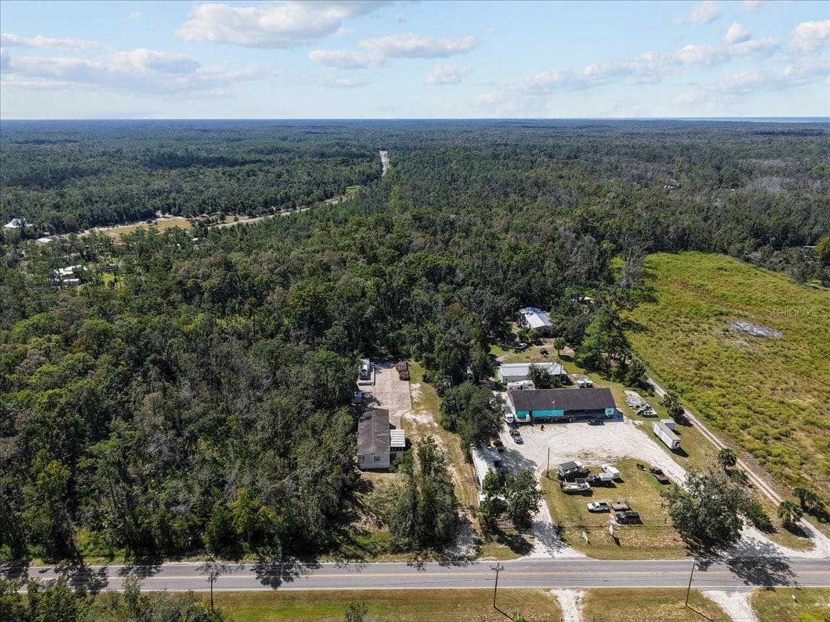Manufactured Home at 4945 SW 358 HWY, STEINHATCHEE, photo 35 of 36