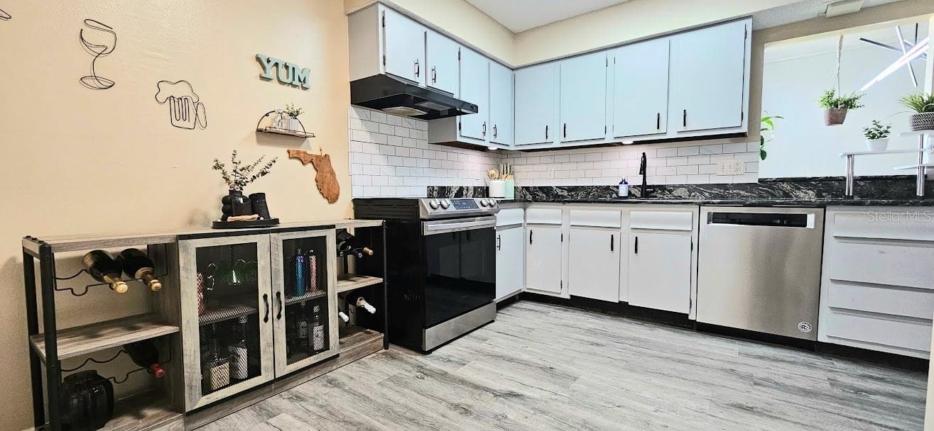 Condominium at 2232 BAHIA VISTA ST #A6, SARASOTA, photo 20 of 59