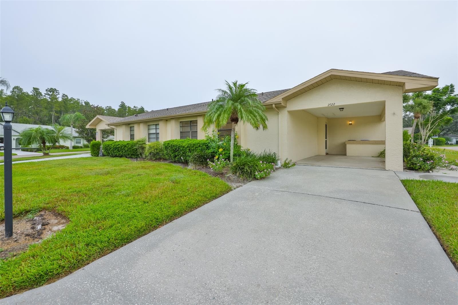 2122 HEREFORD DR #511
