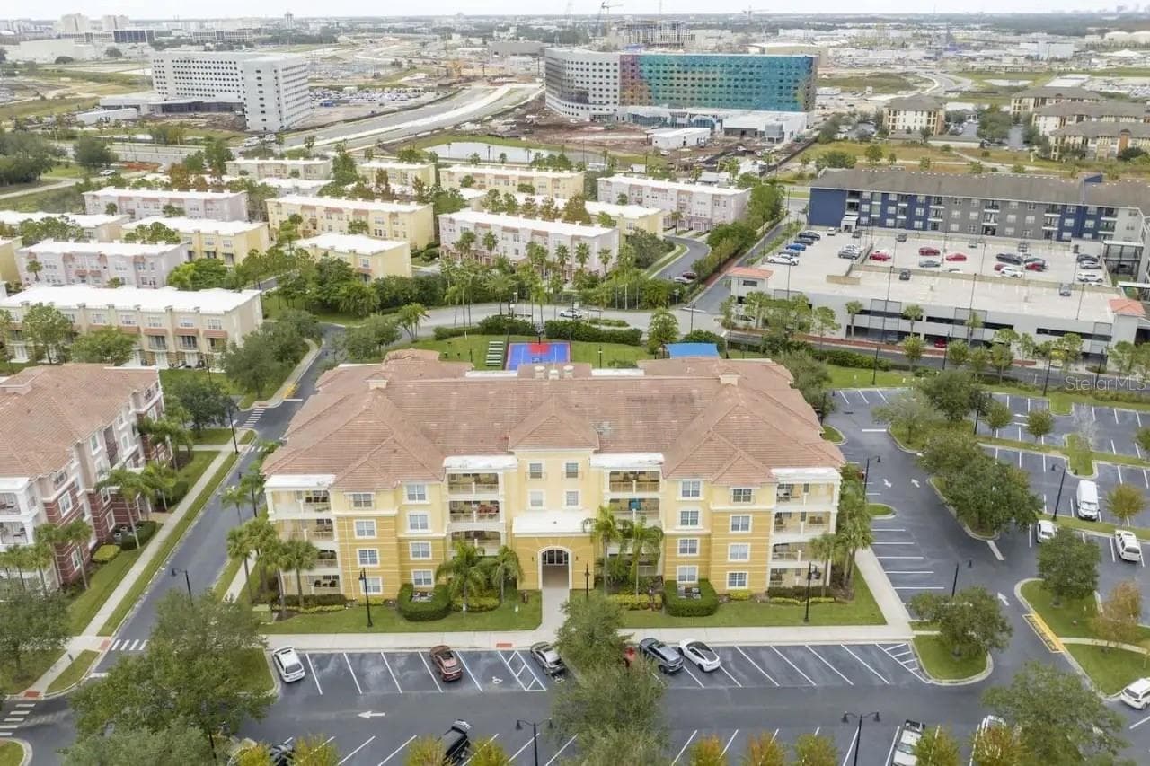 Condominium at 5025 SHOREWAY LOOP #10703, ORLANDO, photo 2 of 53