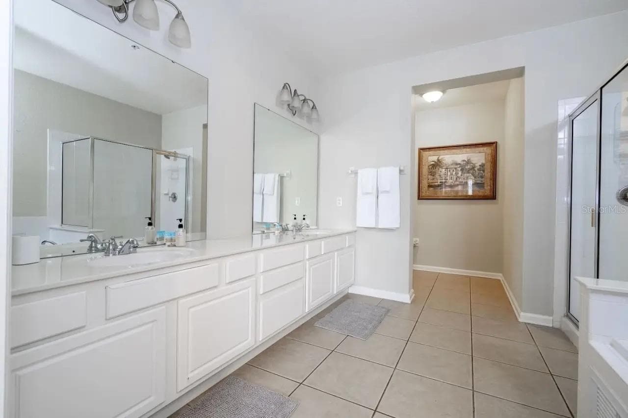 Condominium at 5025 SHOREWAY LOOP #10703, ORLANDO, photo 11 of 53