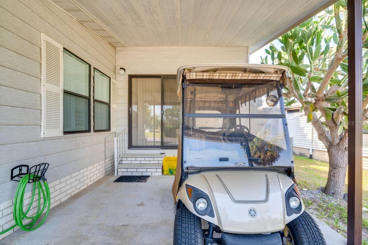 Manufactured Home at 1224 DUSTIN DR, LADY LAKE, photo 3 of 28