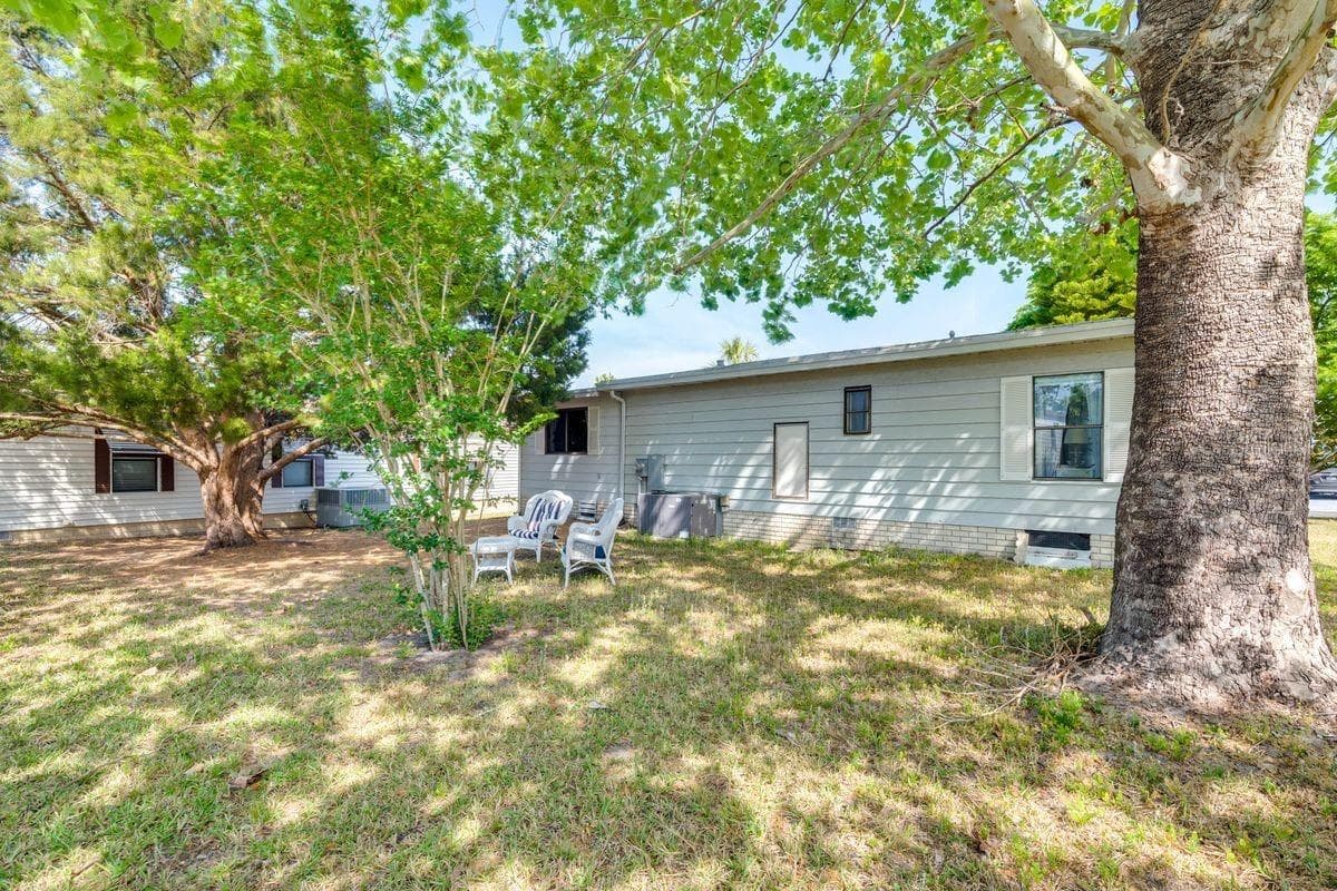 Manufactured Home at 1224 DUSTIN DR, LADY LAKE, photo 5 of 28