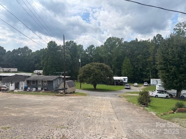 Manufactured Home Park at 7904 Old NC 10 Highway, Hickory, photo 3 of 17