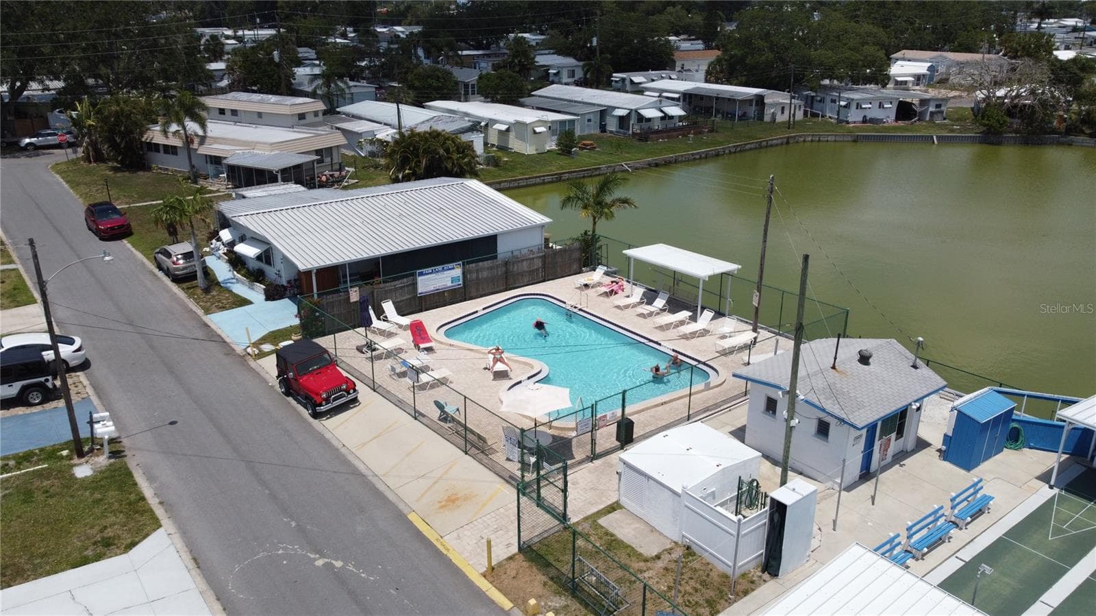 pool and shuffleboard courts - 616 50TH AVENUE TER W, BRADENTON