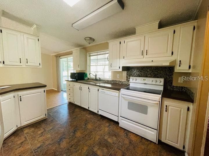 Single Family Residence at 6810 PEARSON LN, WESLEY CHAPEL, photo 9 of 29