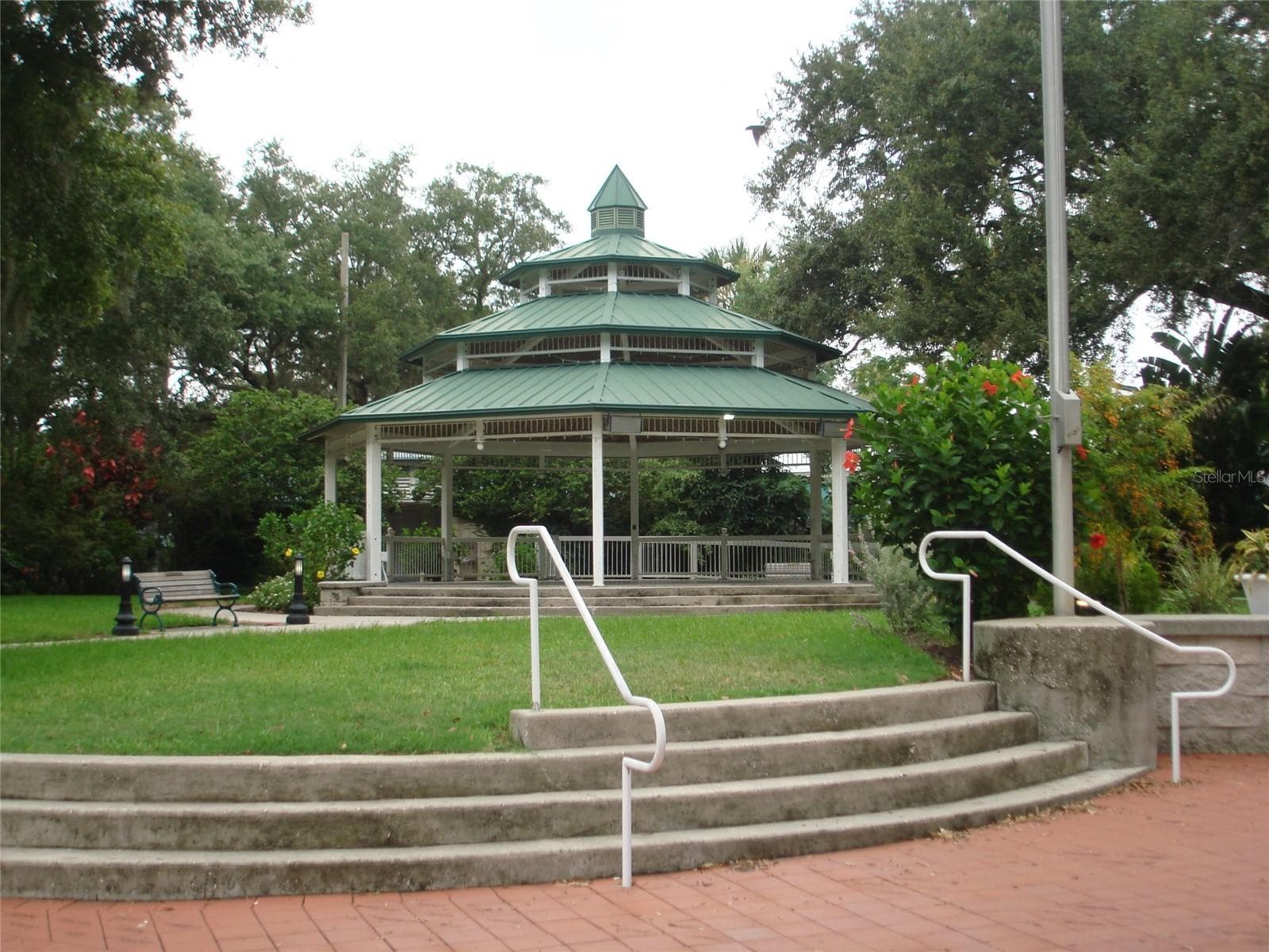 Safety Harbor Gazebo - 839 3RD ST N, SAFETY HARBOR