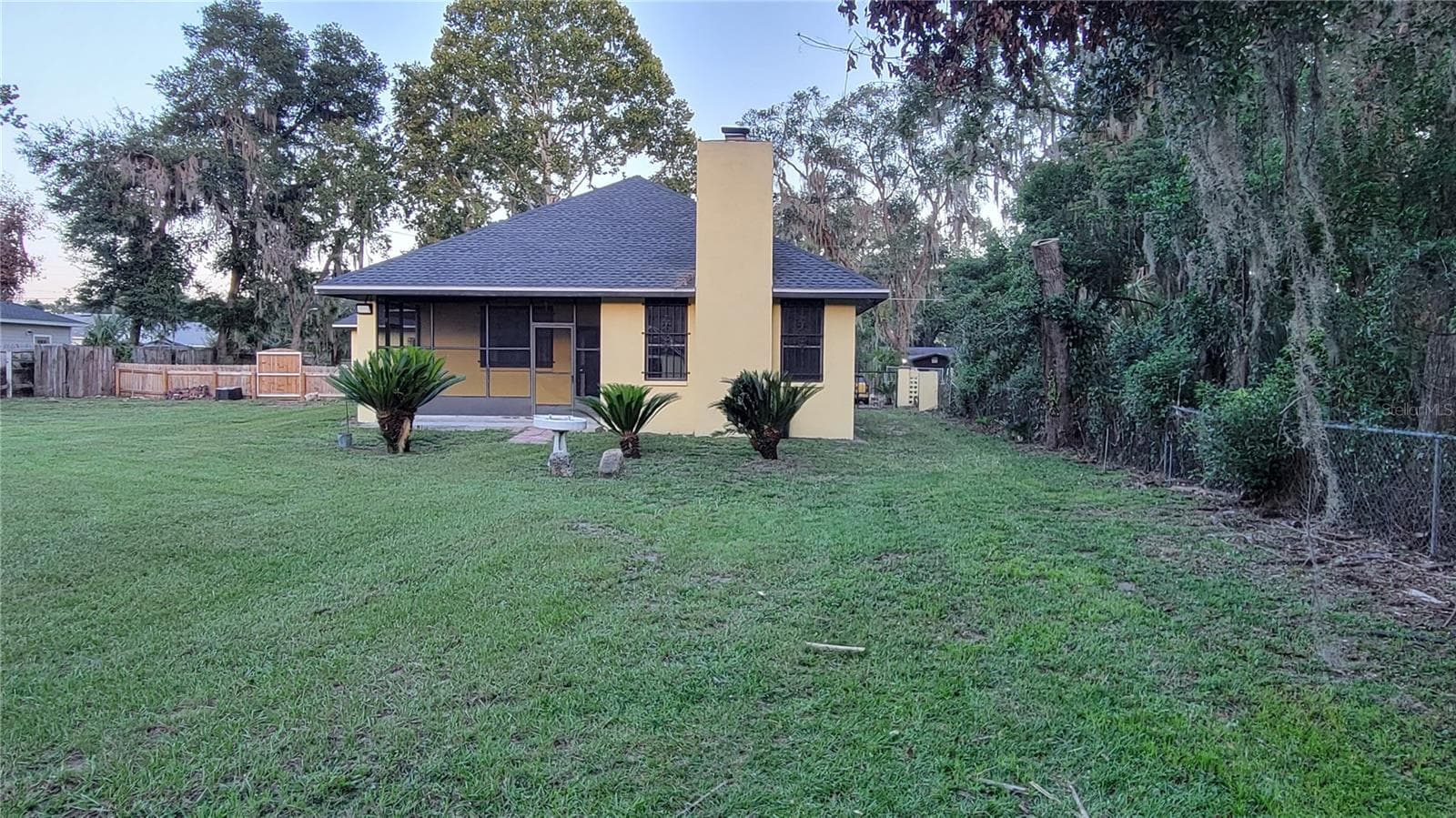 Single Family Residence at 1014 SE 10TH ST, GAINESVILLE, photo 15 of 16