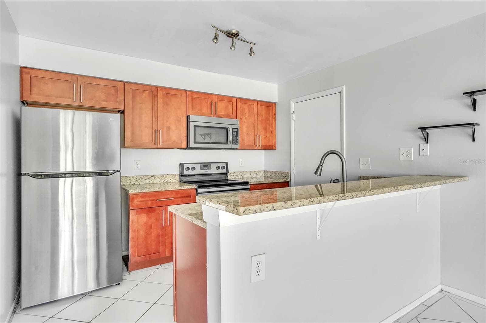 Single Family Residence at 10626 DEERGRASS LN, ORLANDO, photo 4 of 41