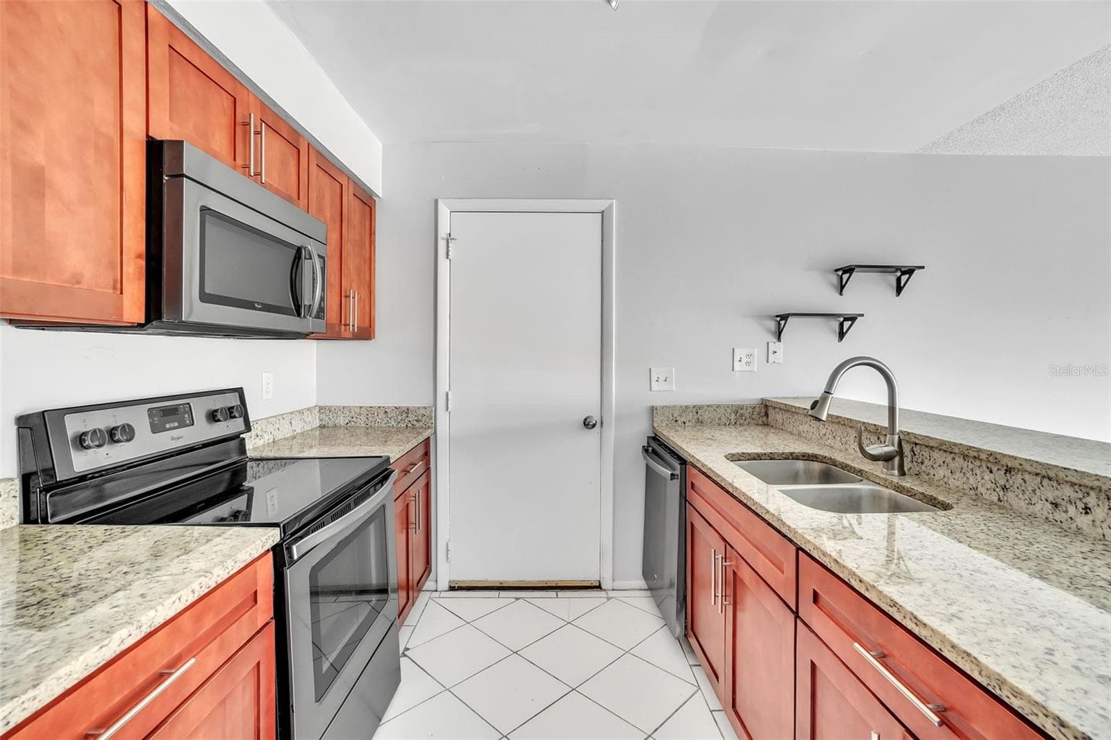 Single Family Residence at 10626 DEERGRASS LN, ORLANDO, photo 8 of 41