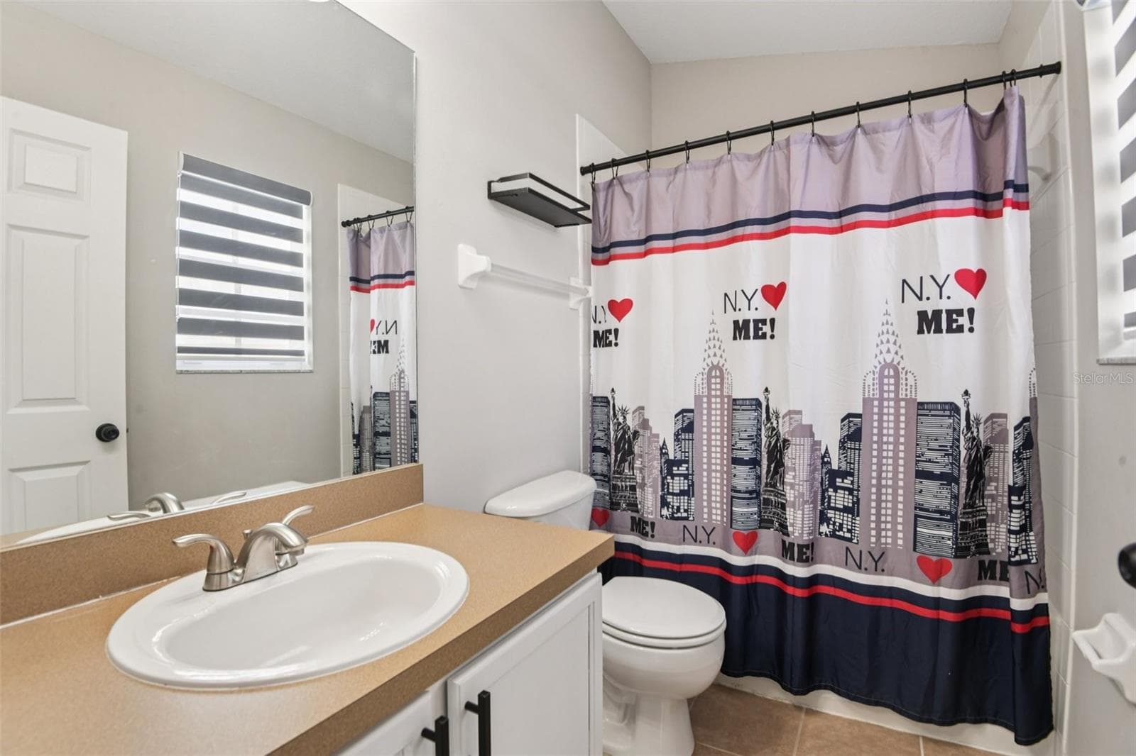 Suite 1 bathroom - 3314 BROKEN BOW DR, LAND O LAKES