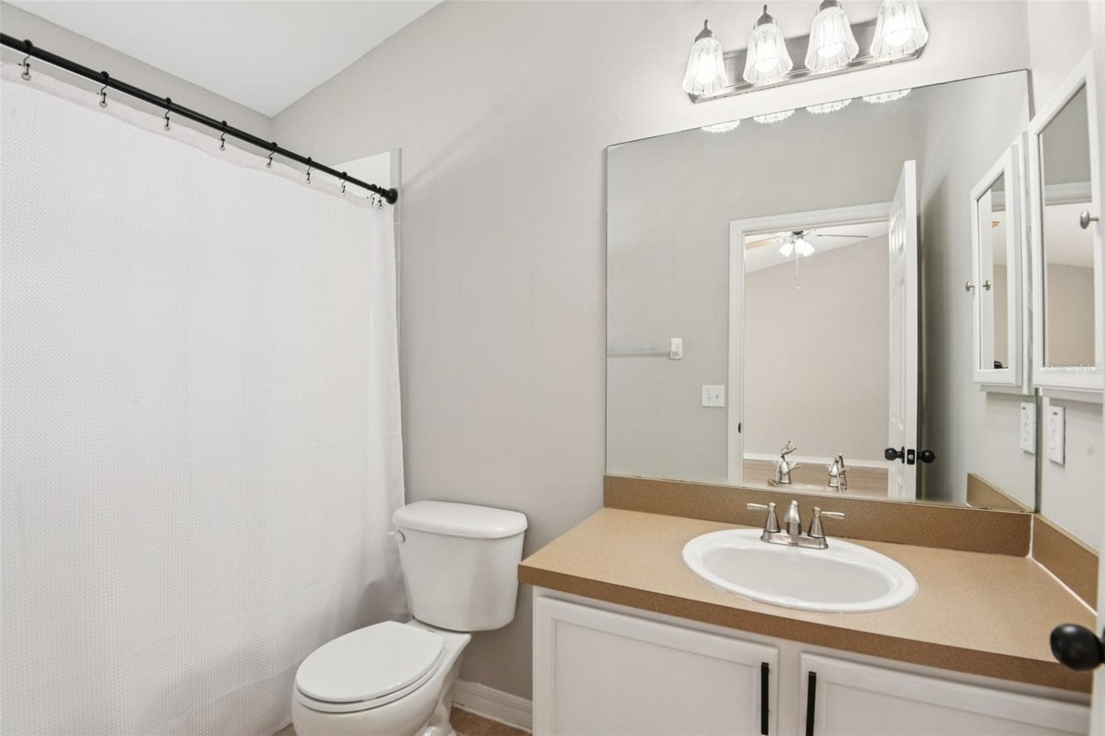 Suite 2 bathroom - 3314 BROKEN BOW DR, LAND O LAKES