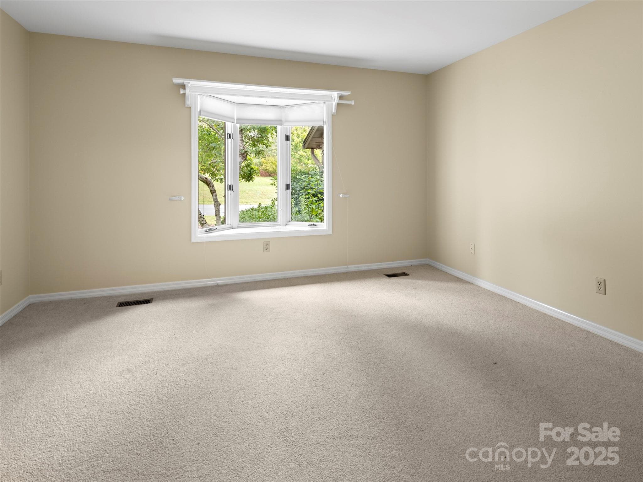 Guestroom in Main - Asheville