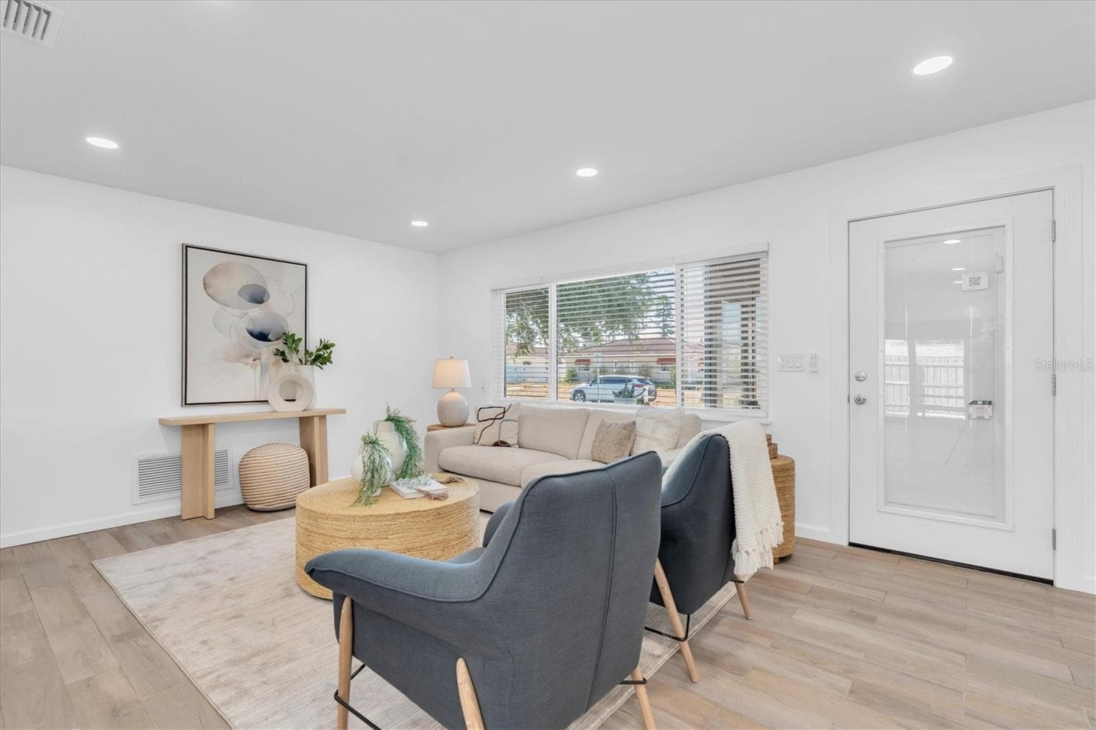 Open Concept Living Space - 197 LIDO DR, ST PETE BEACH