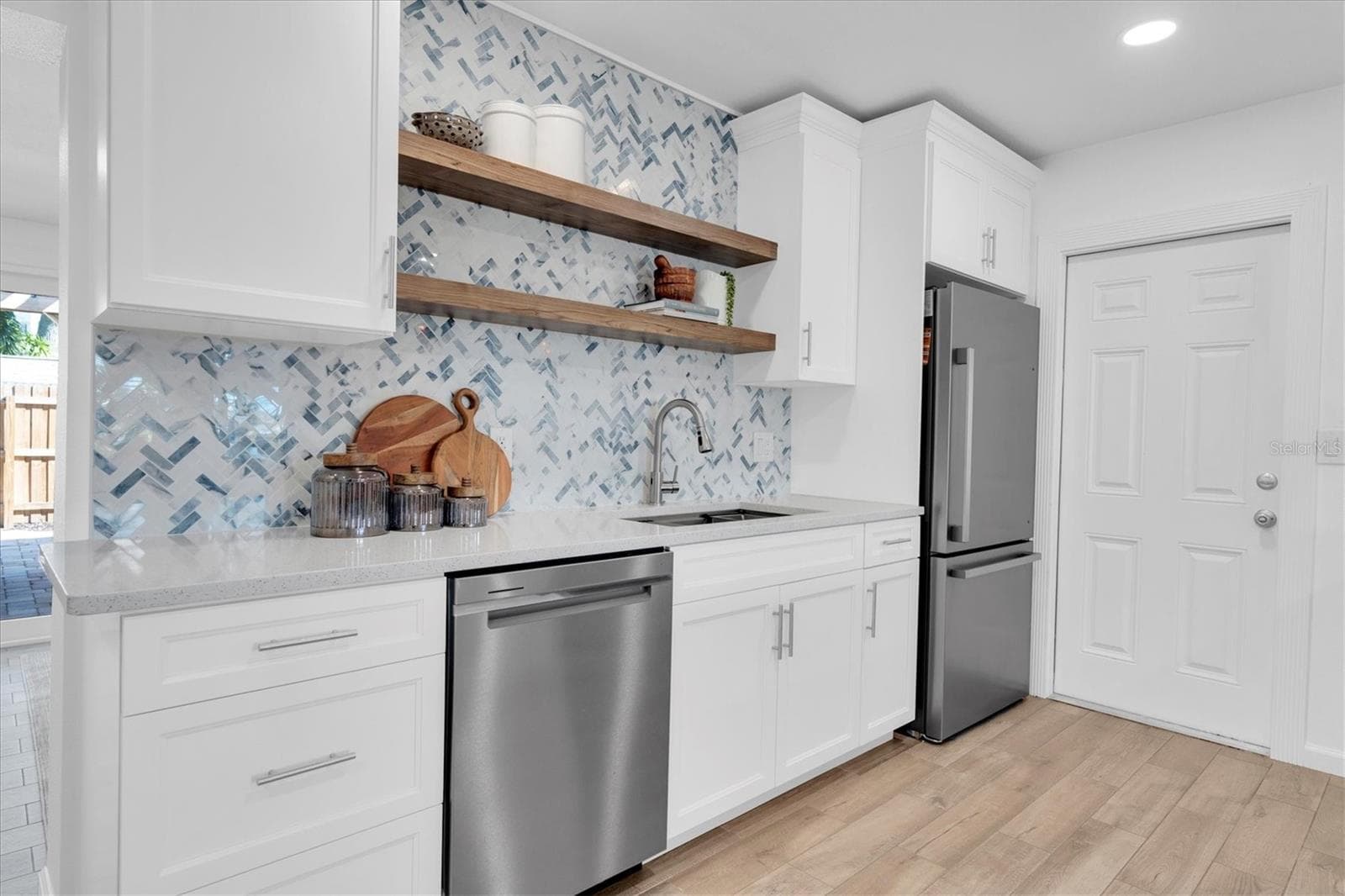 Kitchen - 197 LIDO DR, ST PETE BEACH