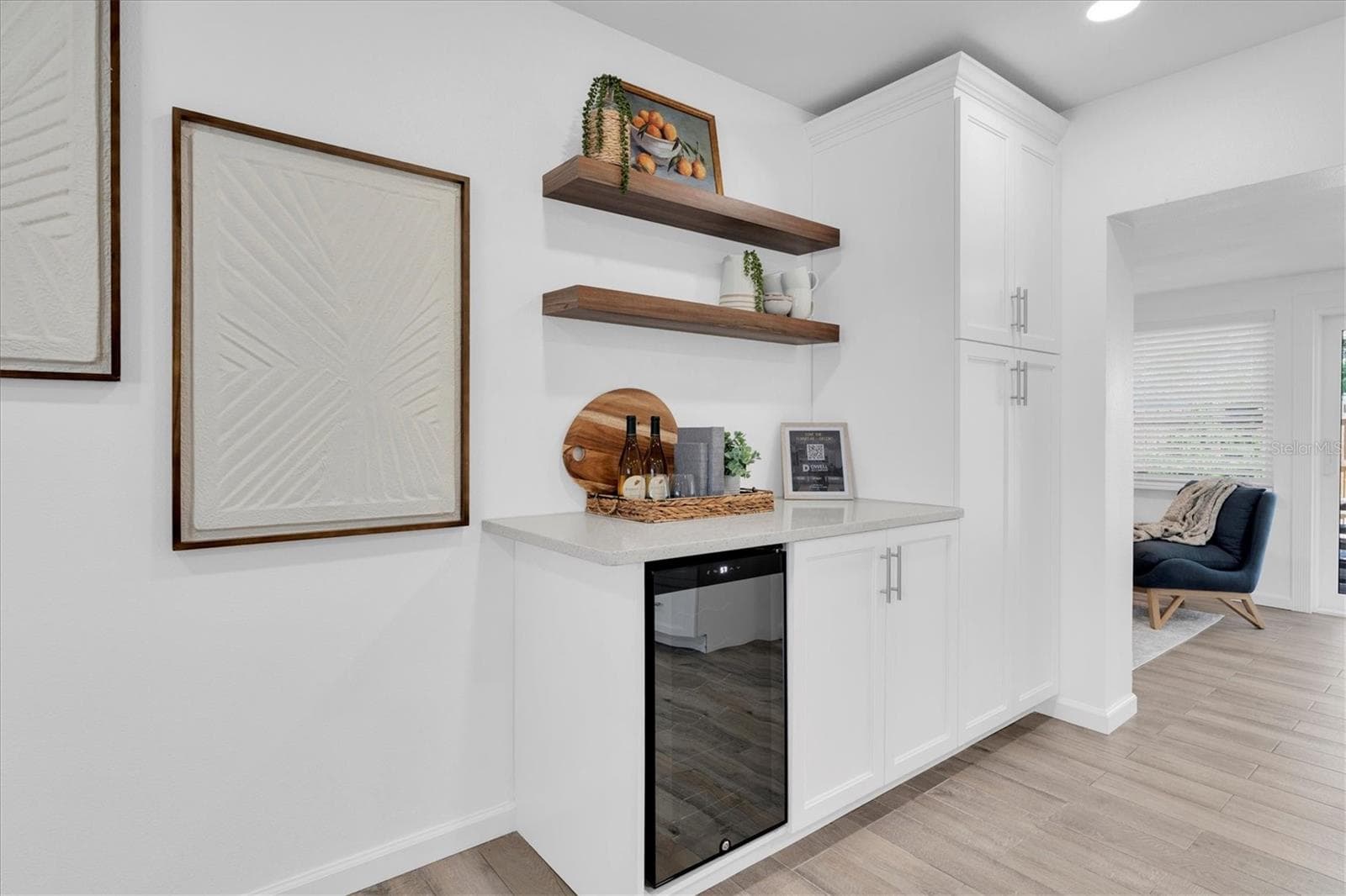 Built-In Bar - 197 LIDO DR, ST PETE BEACH