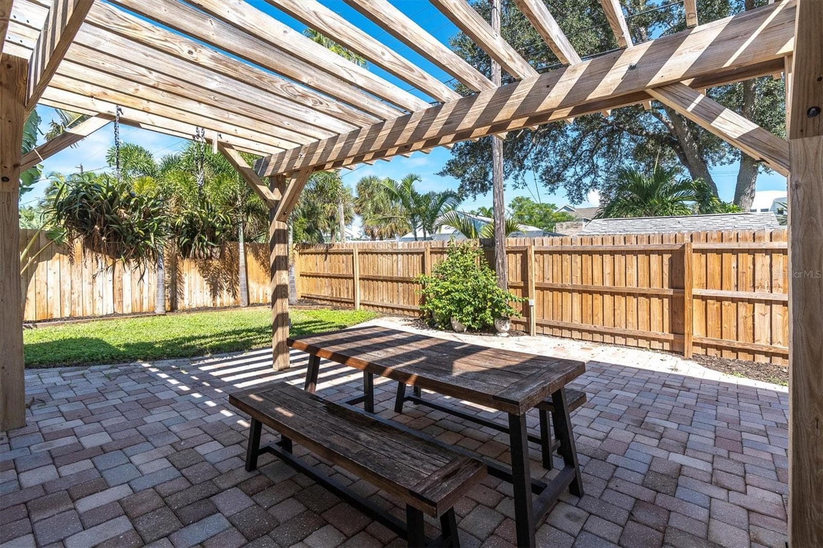 Outdoor Patio - 197 LIDO DR, ST PETE BEACH