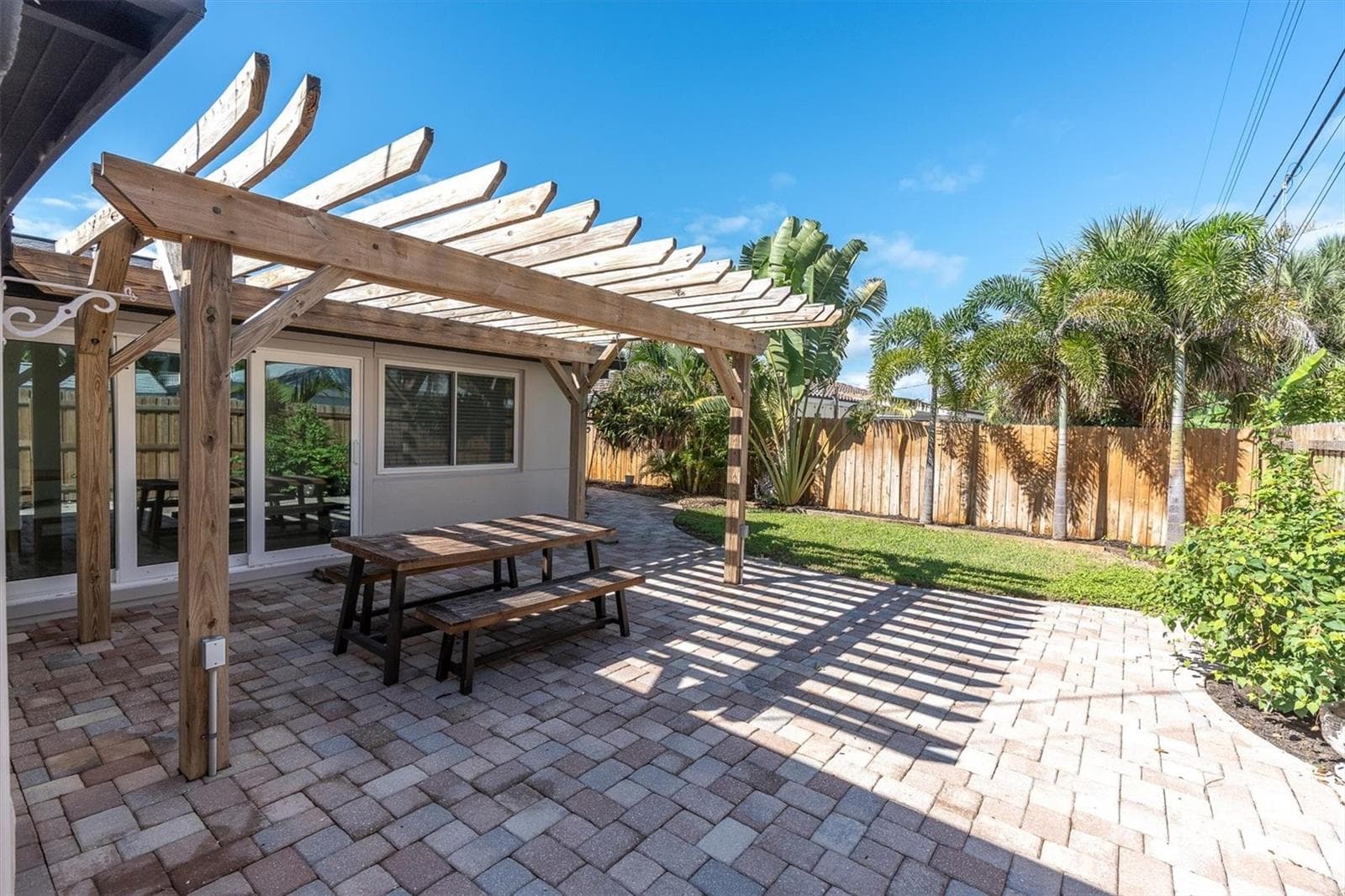 Pergola Dining and Seating Area - 197 LIDO DR, ST PETE BEACH