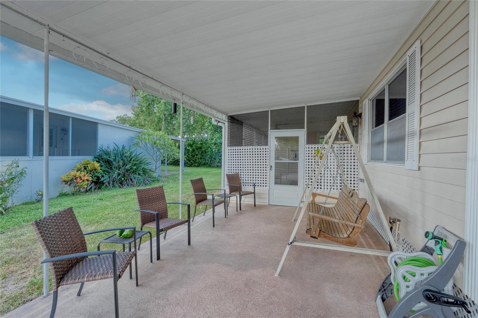 Covered space to enjoy the Florida sunshine - 288 SALEM AVE #3, PALM HARBOR