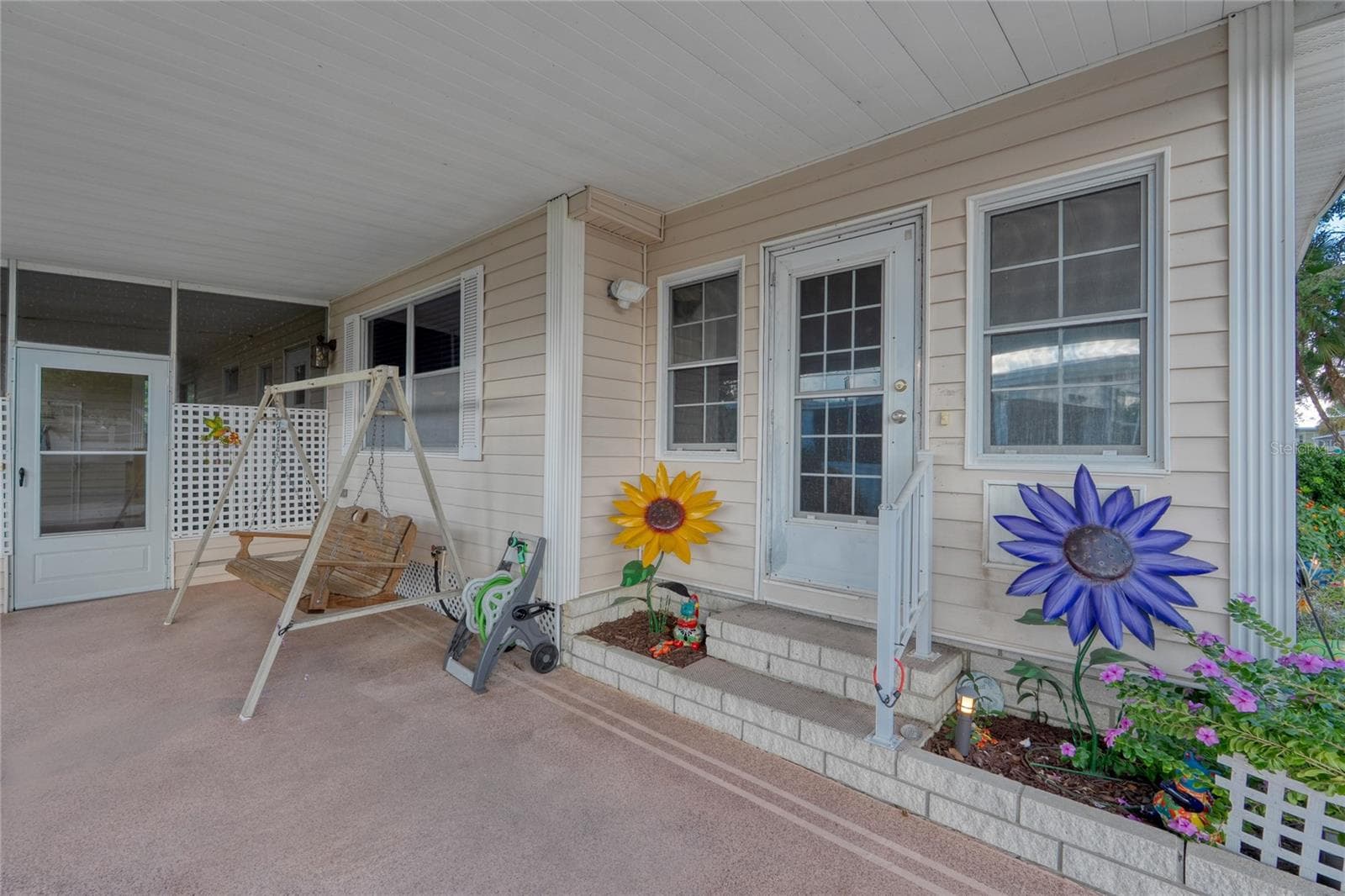 Entryway to the home - 288 SALEM AVE #3, PALM HARBOR