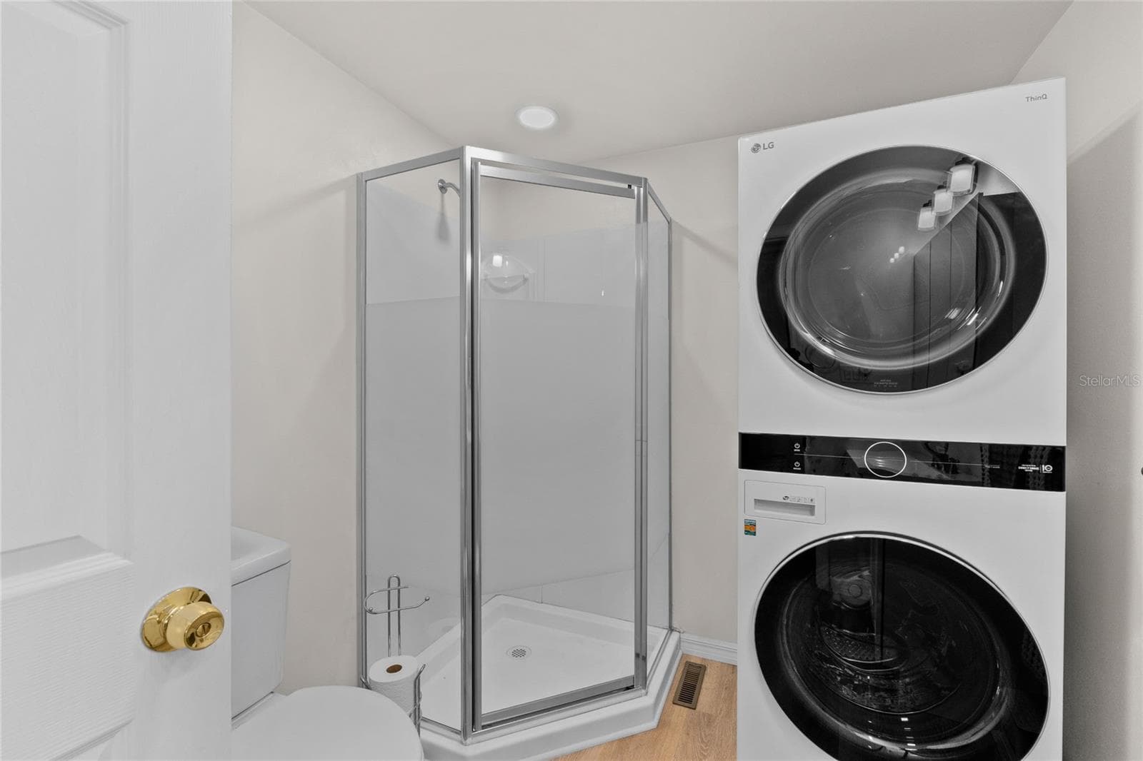 Bathroom 2 Fully updated in 2021 - 288 SALEM AVE #3, PALM HARBOR