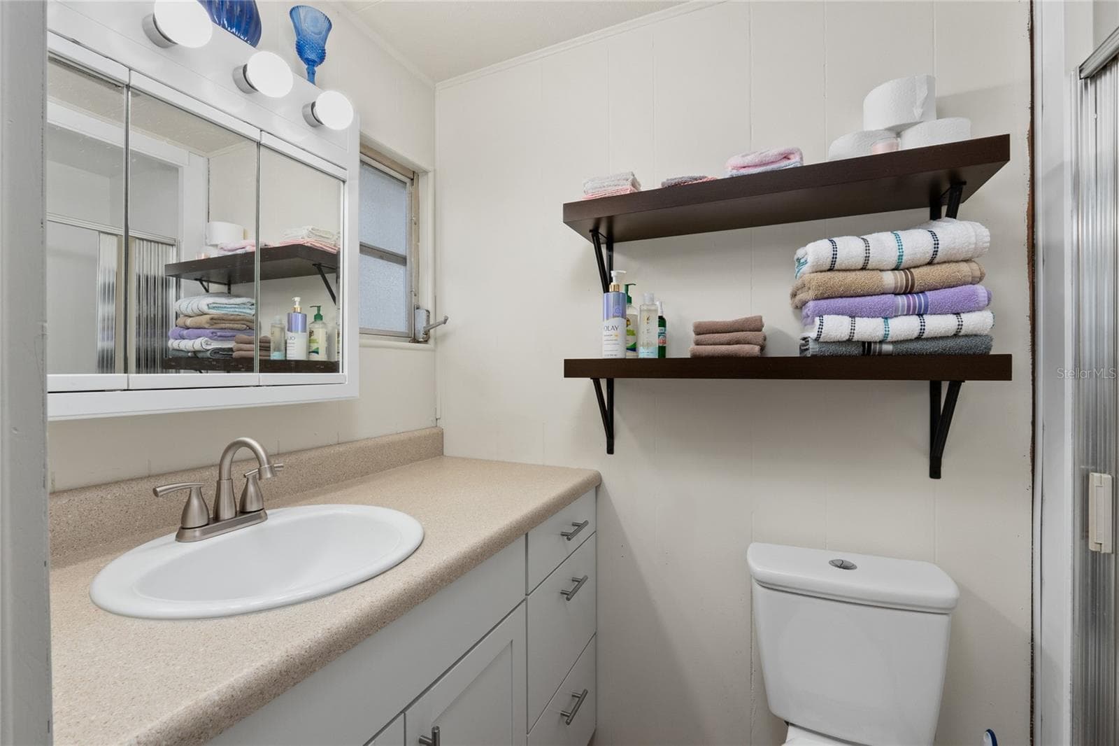 En suite Bathroom - 288 SALEM AVE #3, PALM HARBOR
