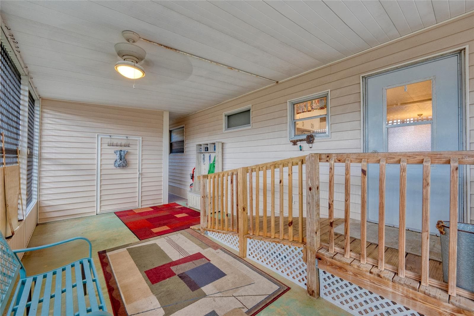 SCREENED LANAI – ENJOY FLORIDA LIVING WITH PRIVACY & COMFORT - 288 SALEM AVE #3, PALM HARBOR