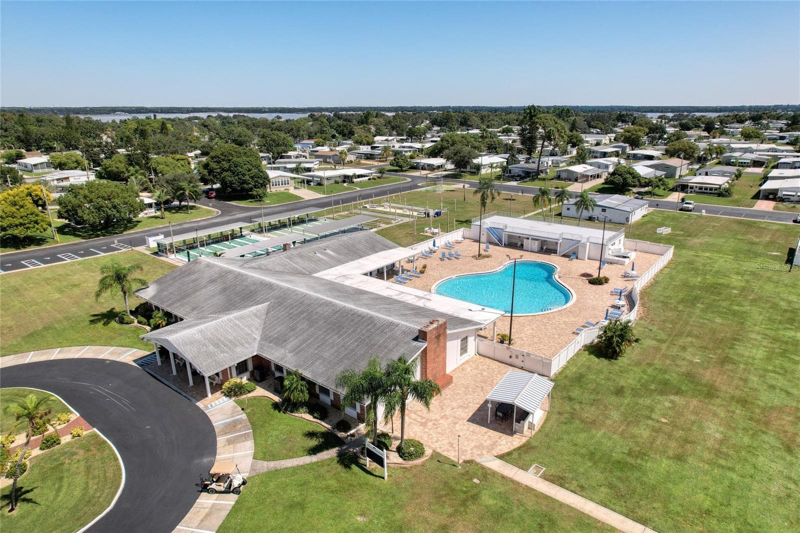 ACTIVE 55+ COMMUNITY WITH POOL, CLUBHOUSE & SOCIAL EVENTS - 288 SALEM AVE #3, PALM HARBOR