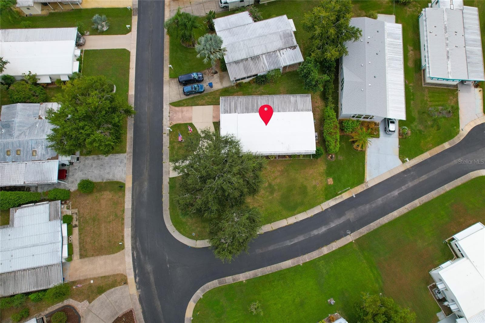 Huge corner lot with lots of space to park your golf cart - 288 SALEM AVE #3, PALM HARBOR
