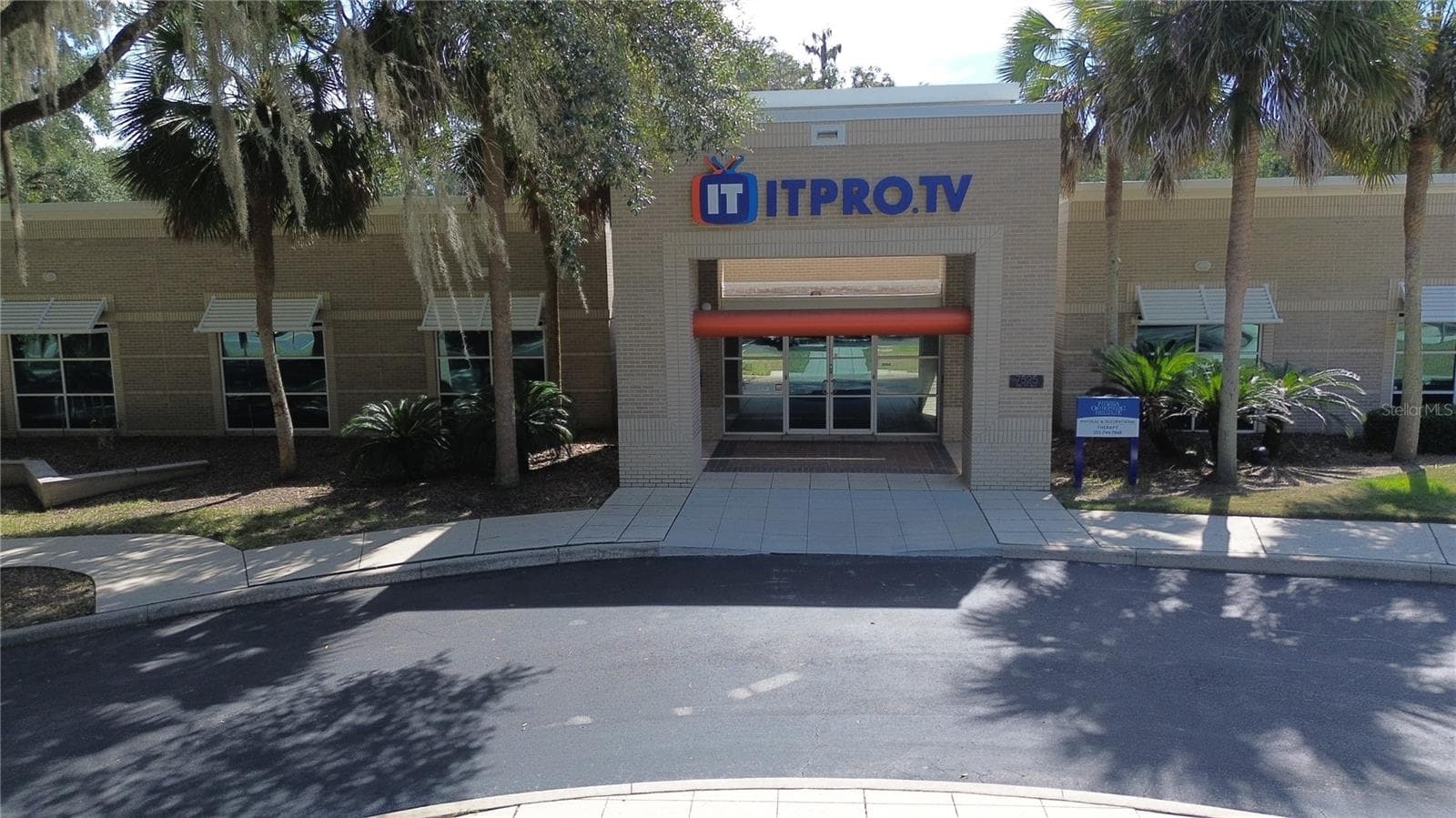 7525 NW 4TH BLVD