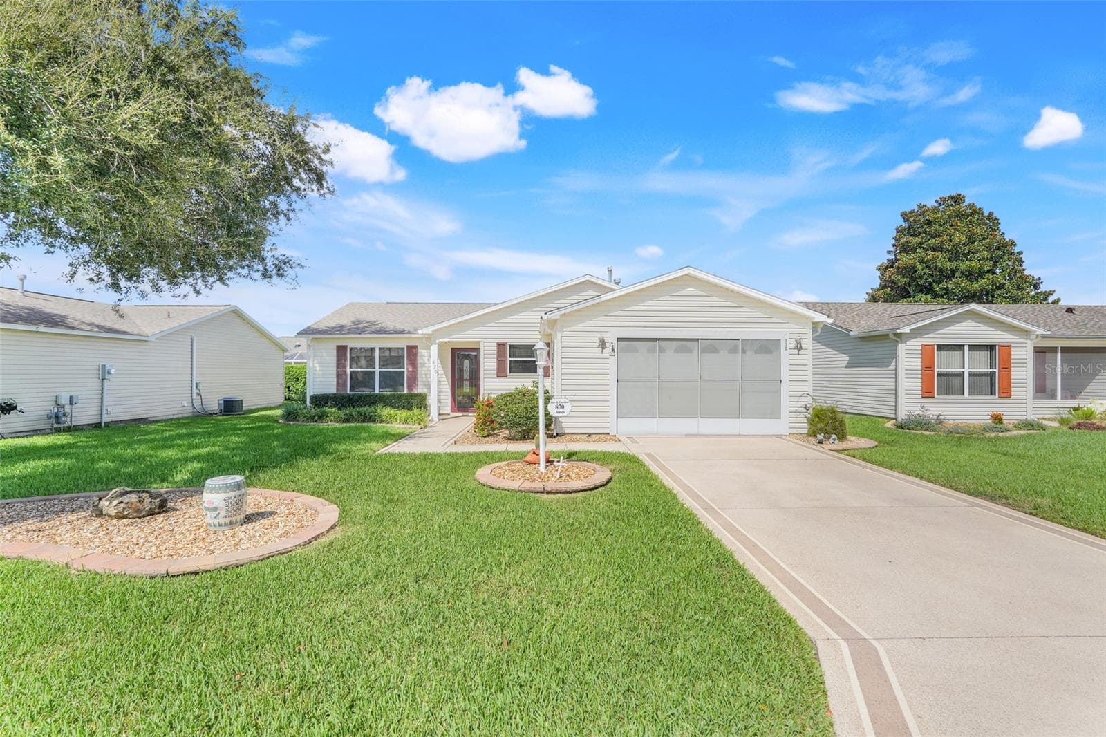 870 HENDERSON LN