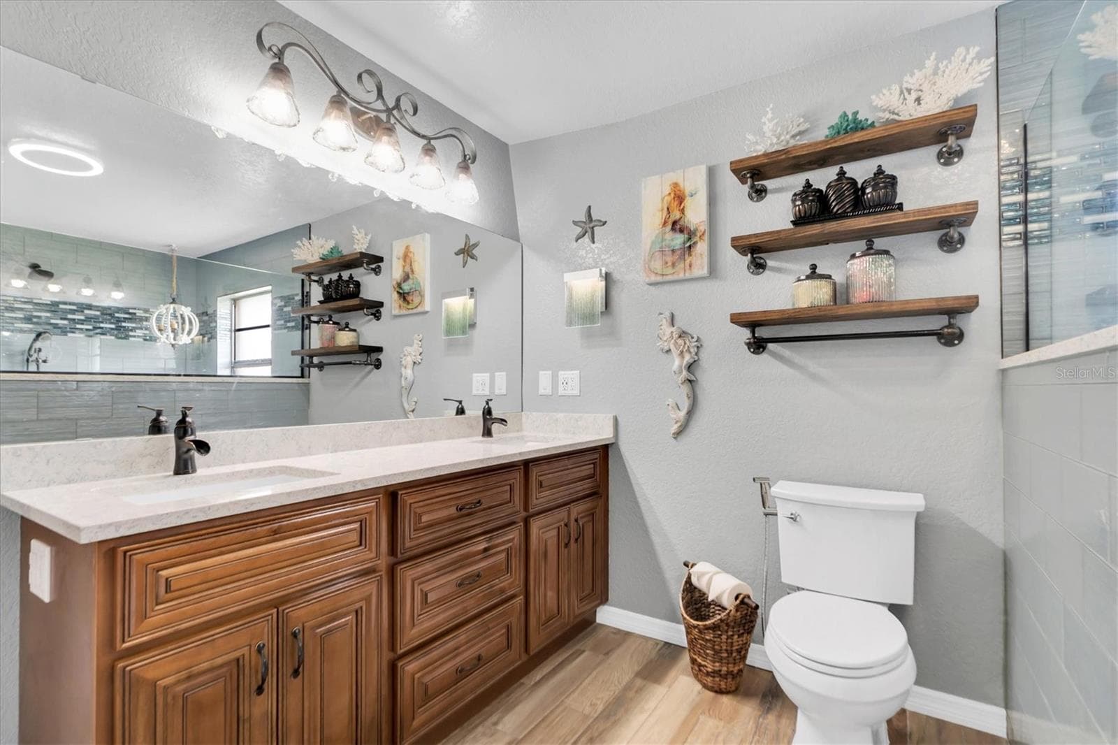 Remodeled en-suite bathroom - 301 THORN HILL PL, SUN CITY CENTER