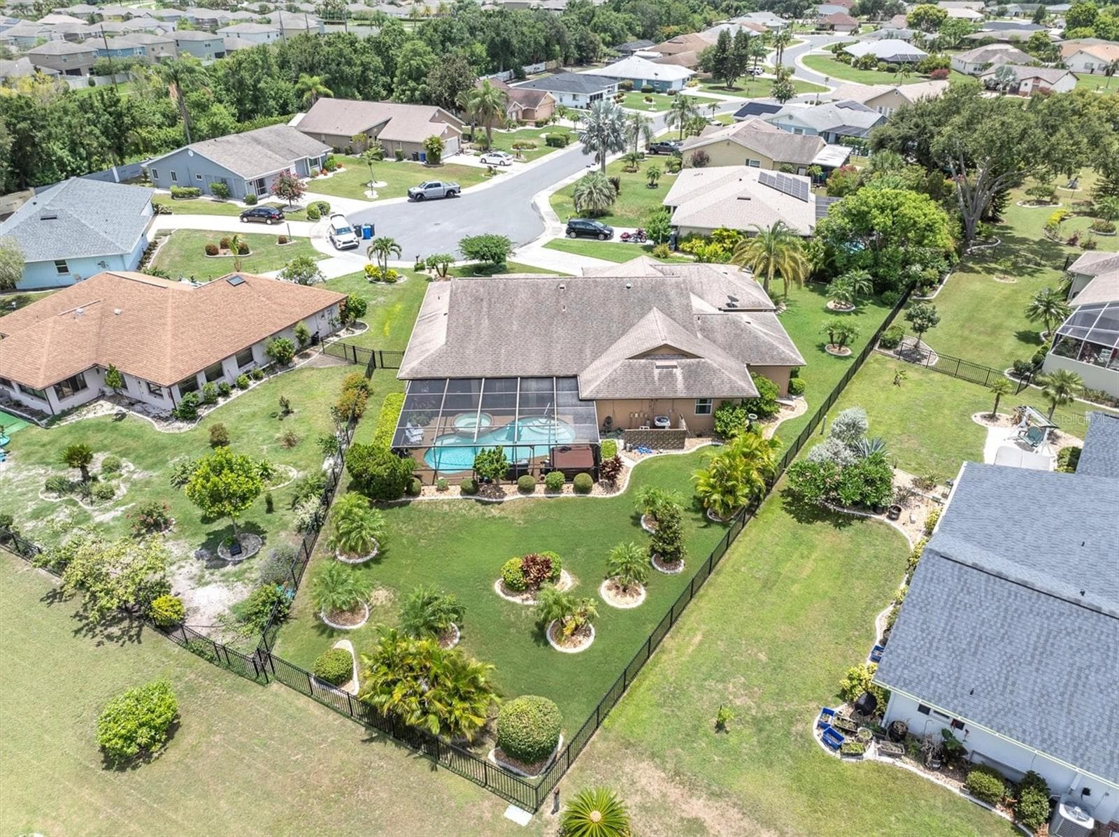 301 Thorn Hill Dr - 301 THORN HILL PL, SUN CITY CENTER