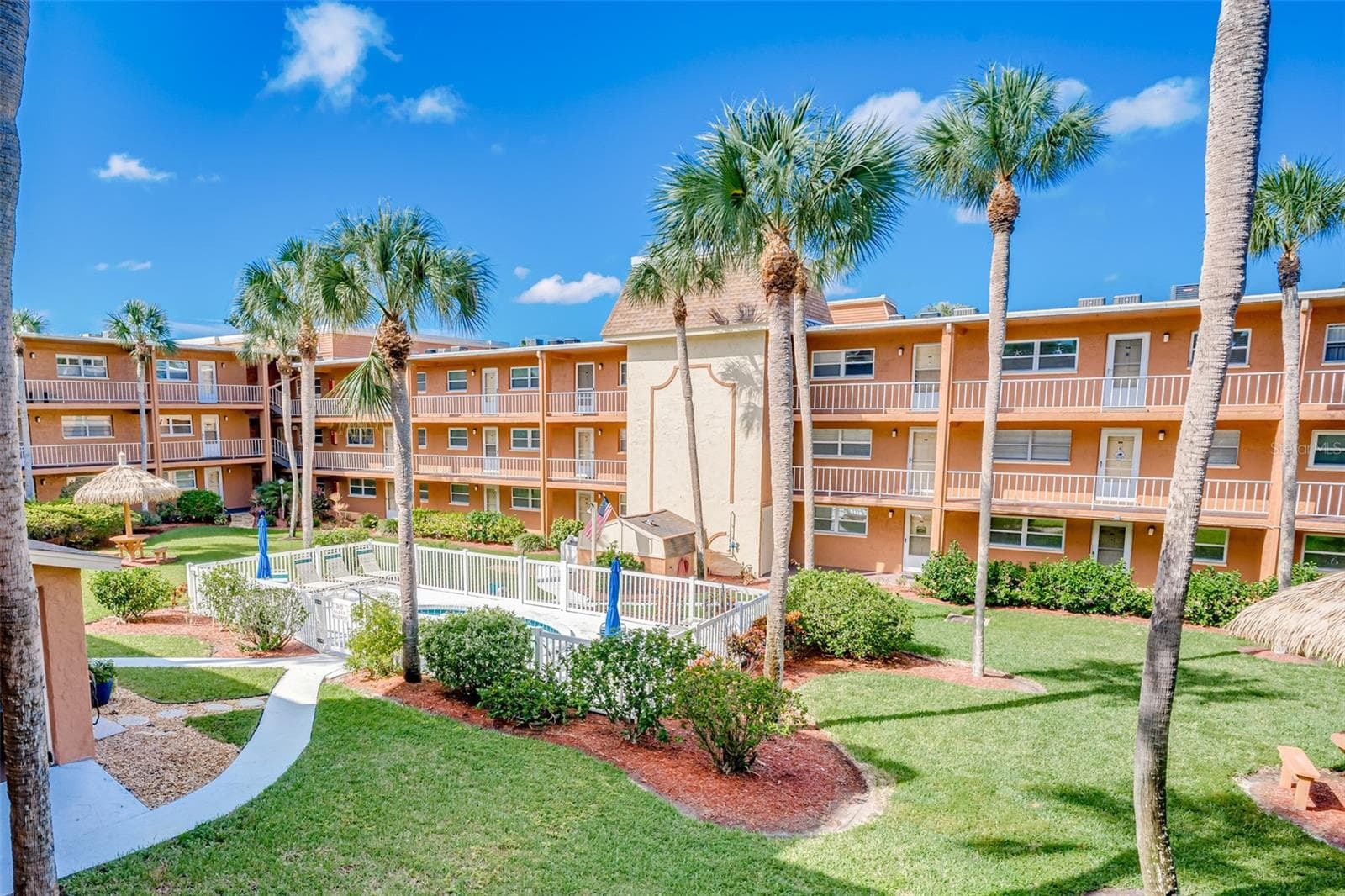 Building #5 Courtyard - 12760 INDIAN ROCKS RD #546, LARGO