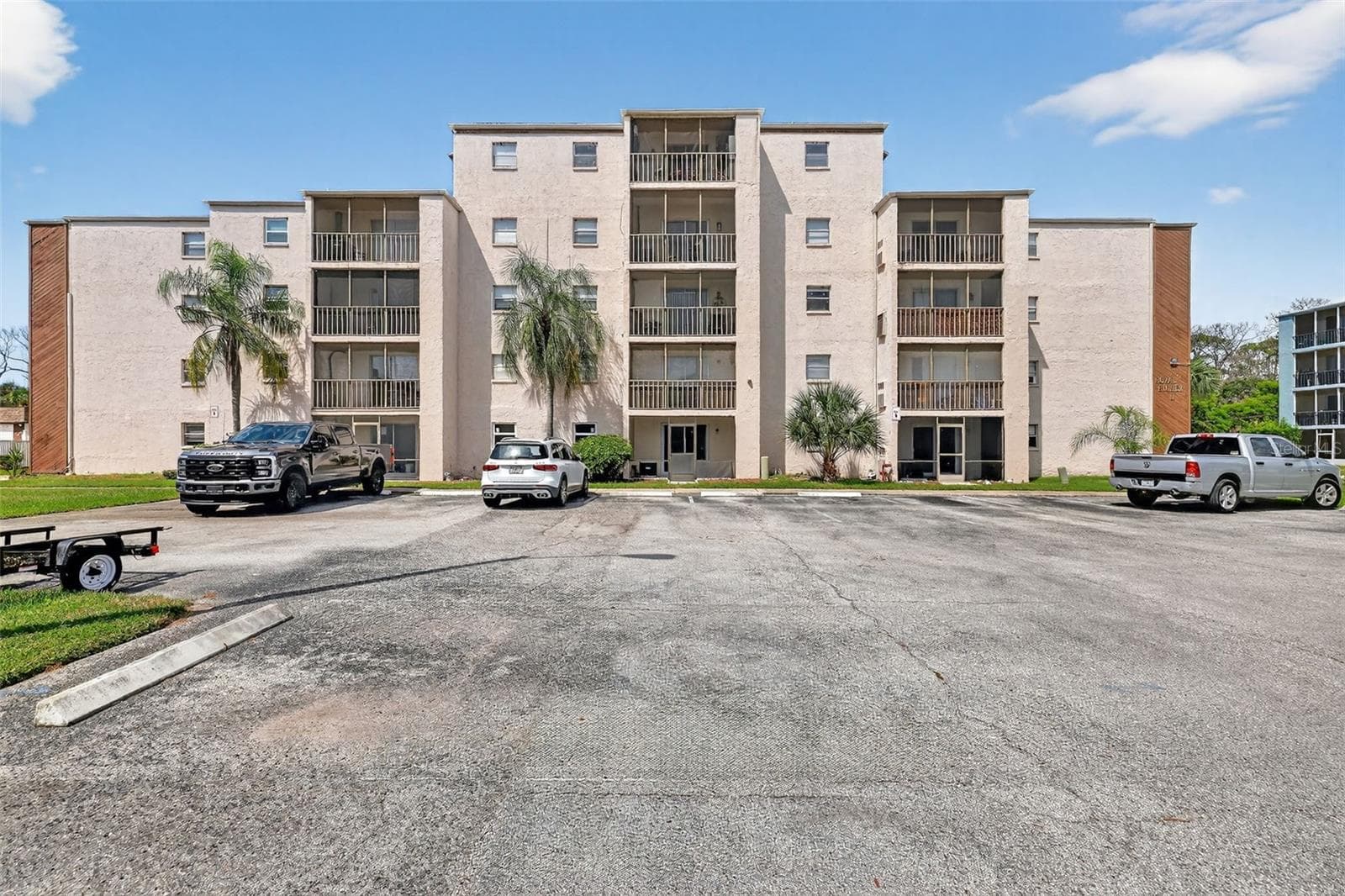 5541 BAY BLVD #203