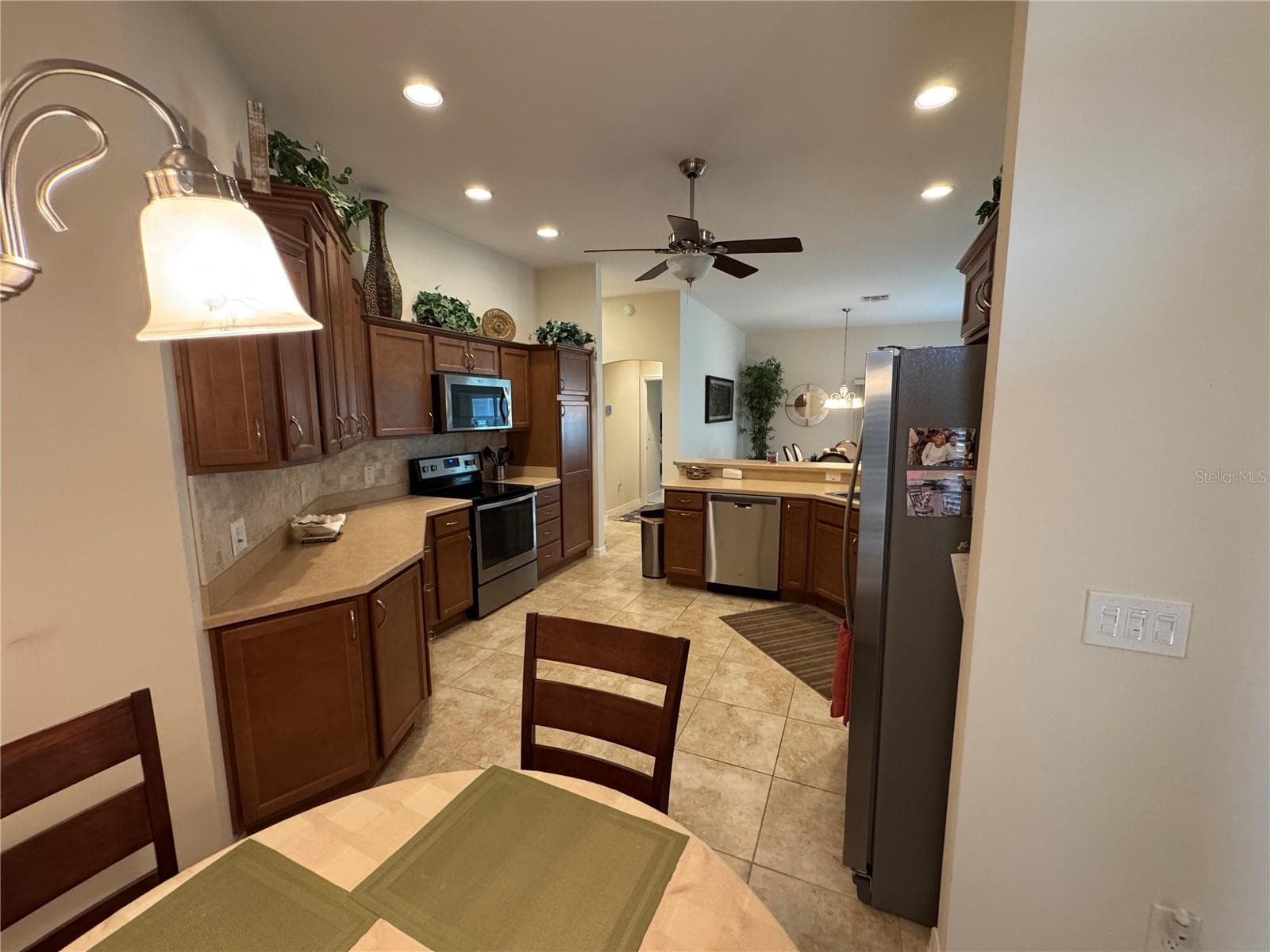 Kitchen - 939 KOLLER CT, THE VILLAGES