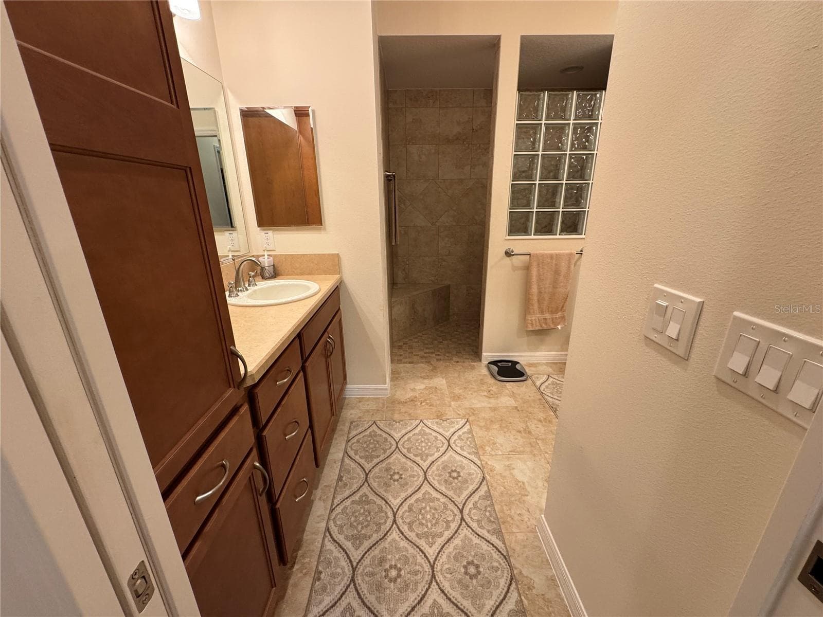 Primary Bathroom - 939 KOLLER CT, THE VILLAGES