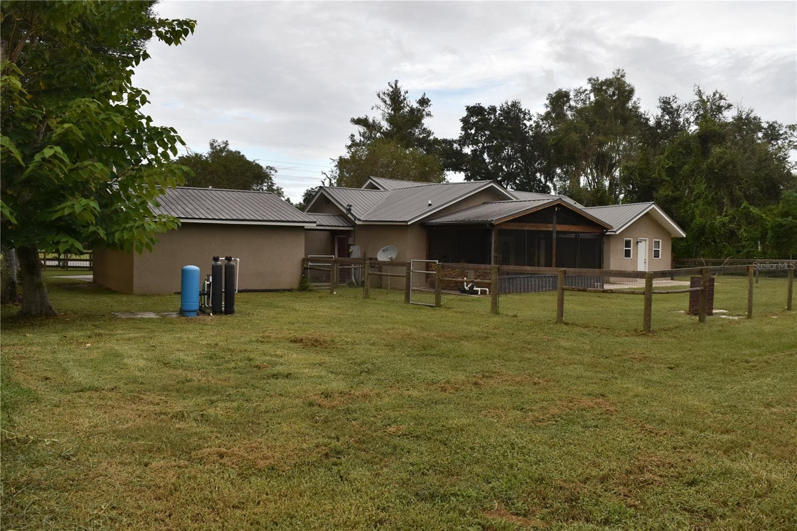 Backyard view of the House - 1722 NW 35 ST, OCALA