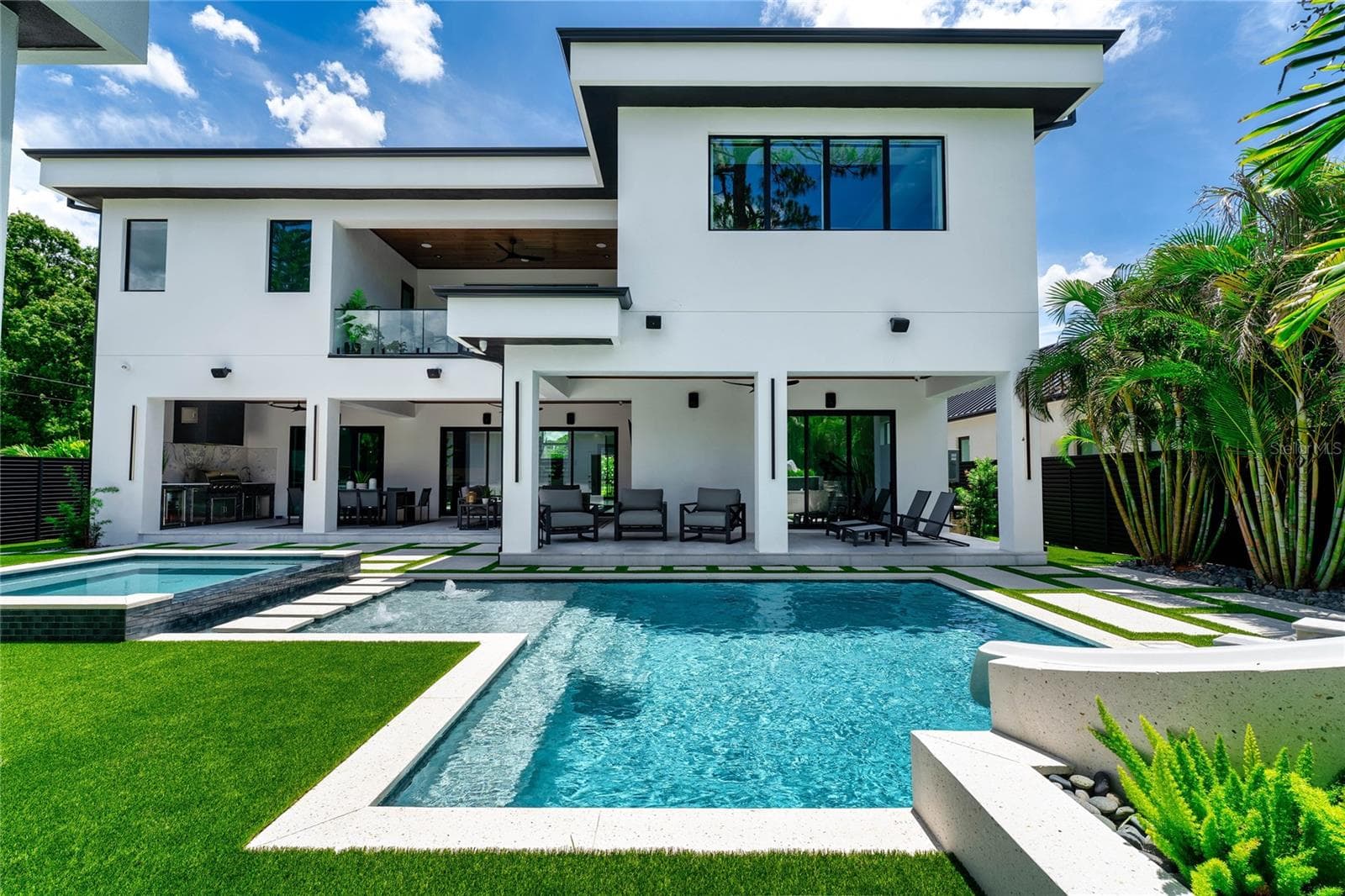 Single Family Residence at 5002 W POE AVE, TAMPA, photo 4 of 56