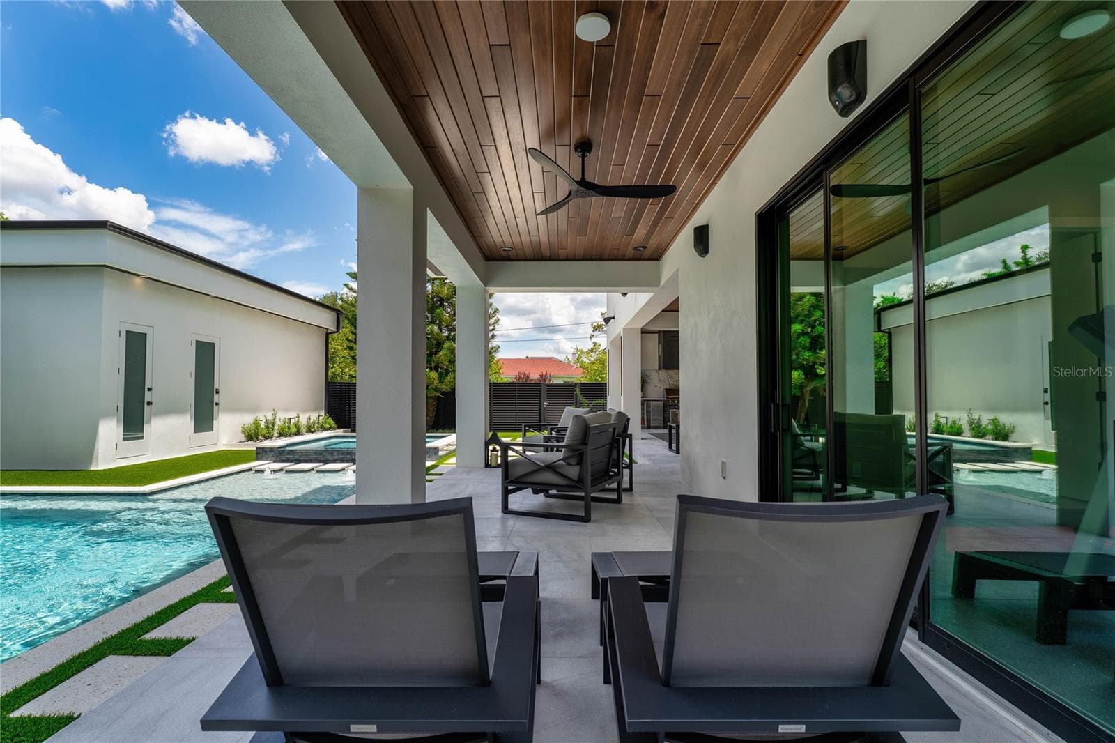 Single Family Residence at 5002 W POE AVE, TAMPA, photo 6 of 56