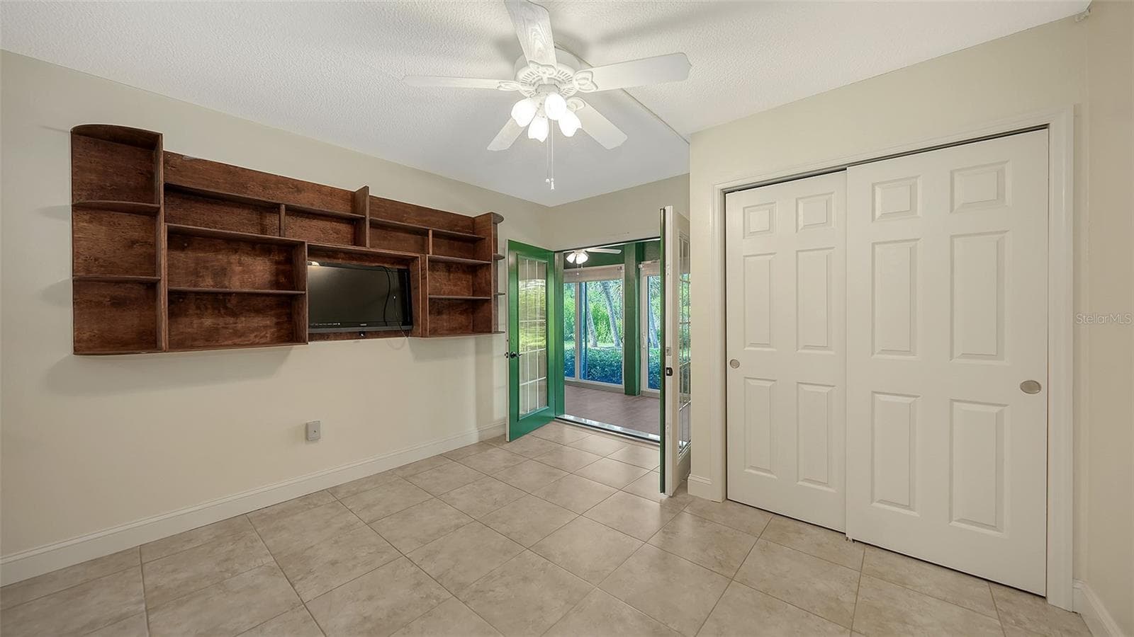 Guest bedroom. - 225 HOURGLASS WAY #103, SARASOTA