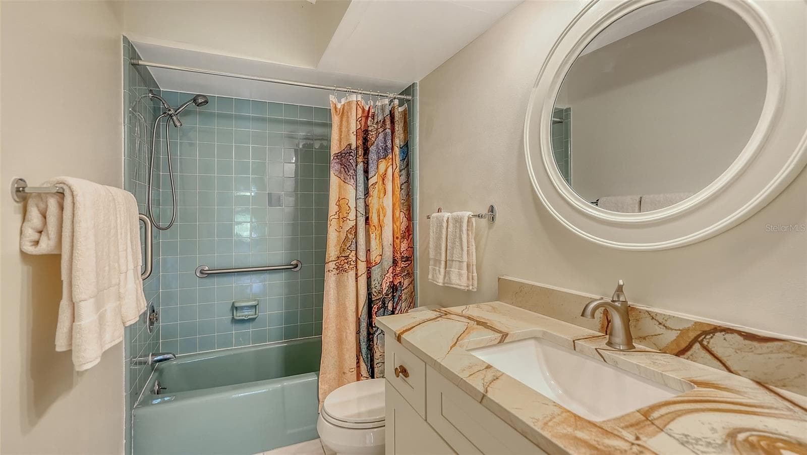 Updated guest bathroom with granite counters, new fixtures & soft close cabinetry. - 225 HOURGLASS WAY #103, SARASOTA