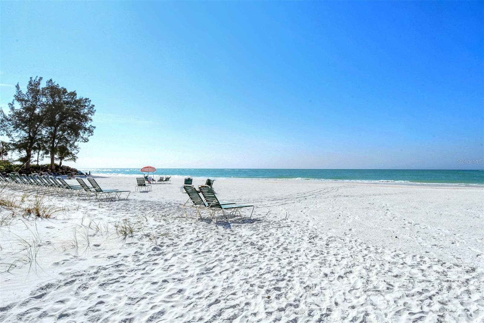 Enjoy 800' of your own crystal quartz beach on the Gulf! - 225 HOURGLASS WAY #103, SARASOTA