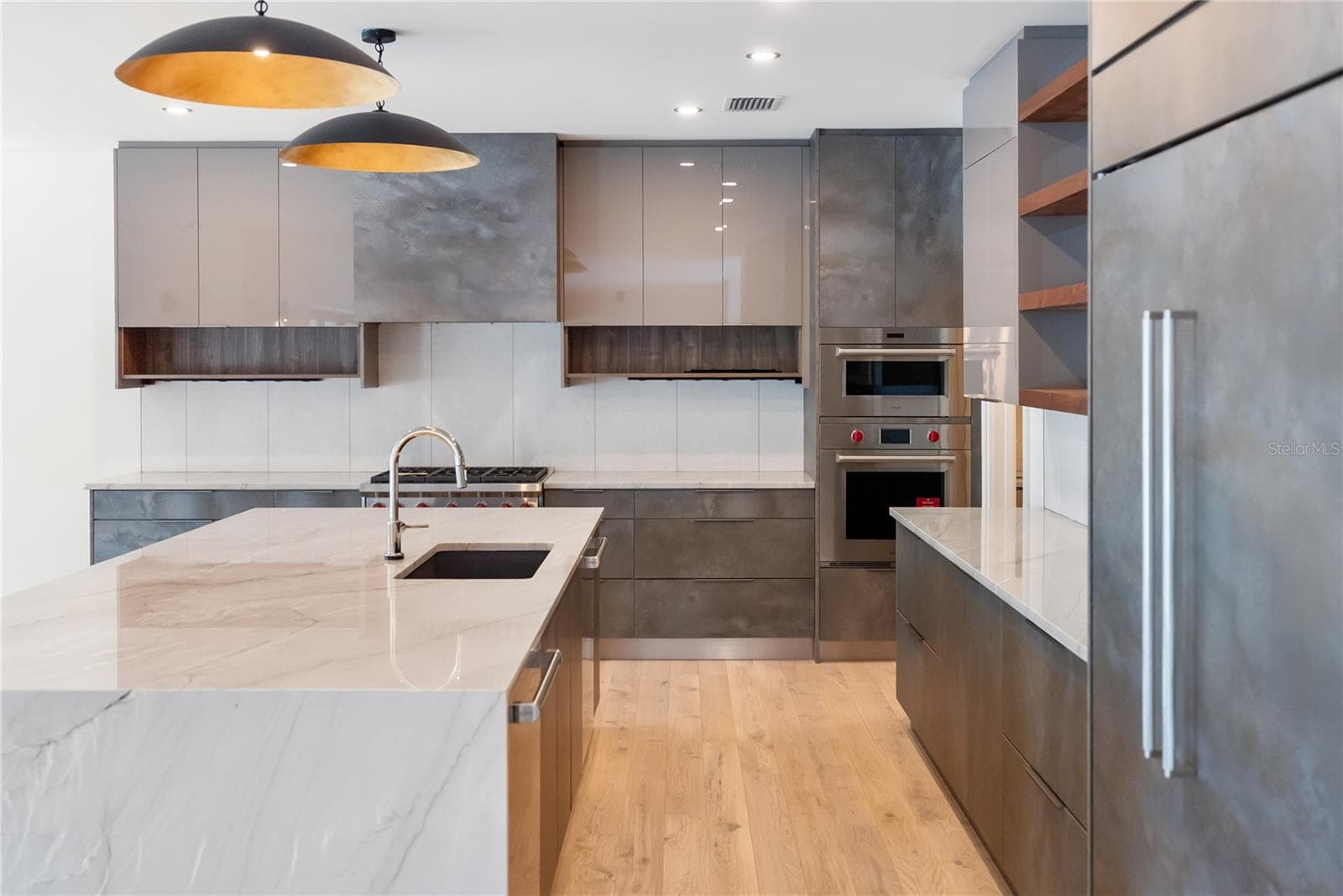 Designer kitchen - 1759 WALDEMERE ST, SARASOTA